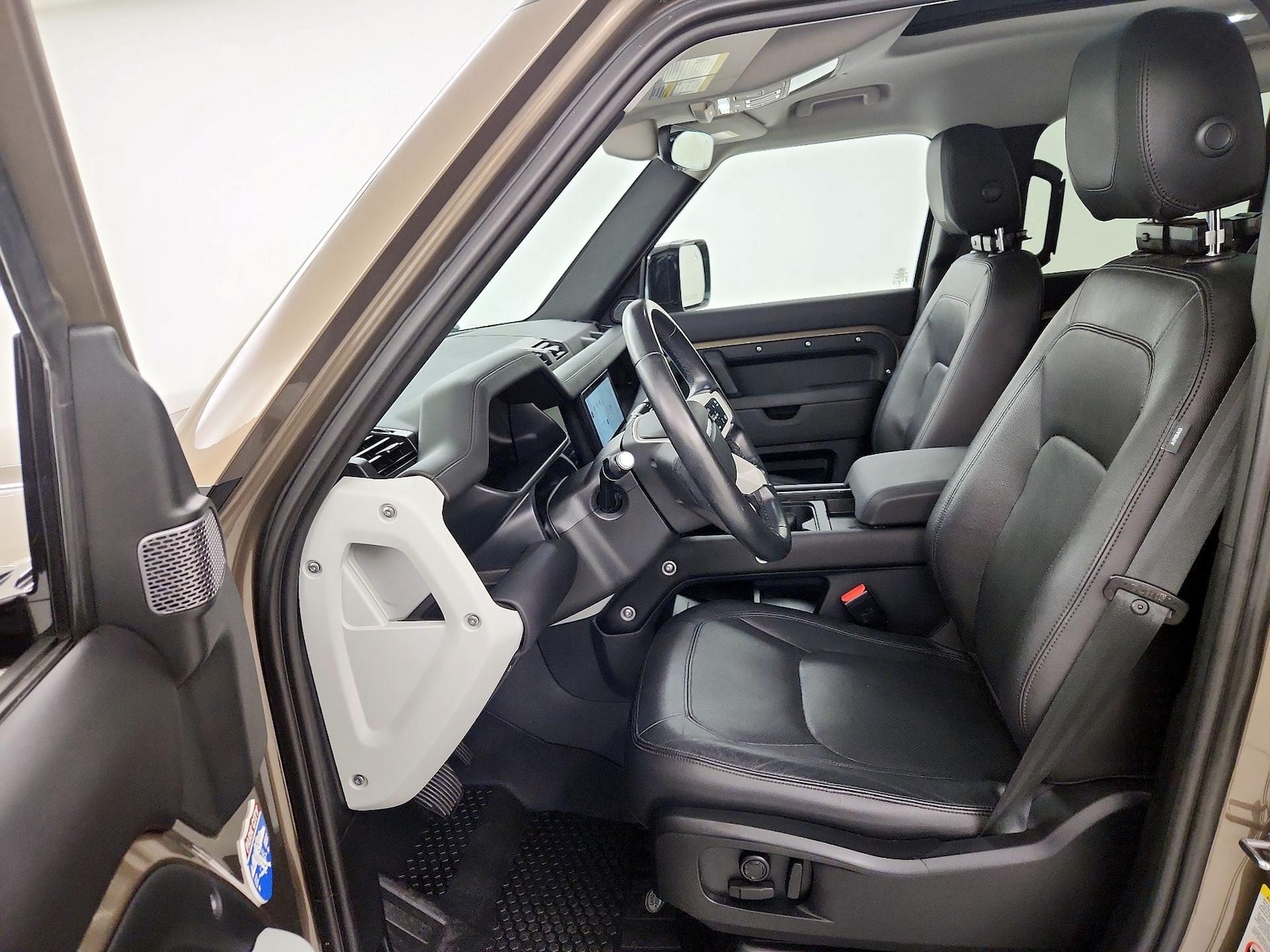 2024 Land Rover Defender S - Photo 12