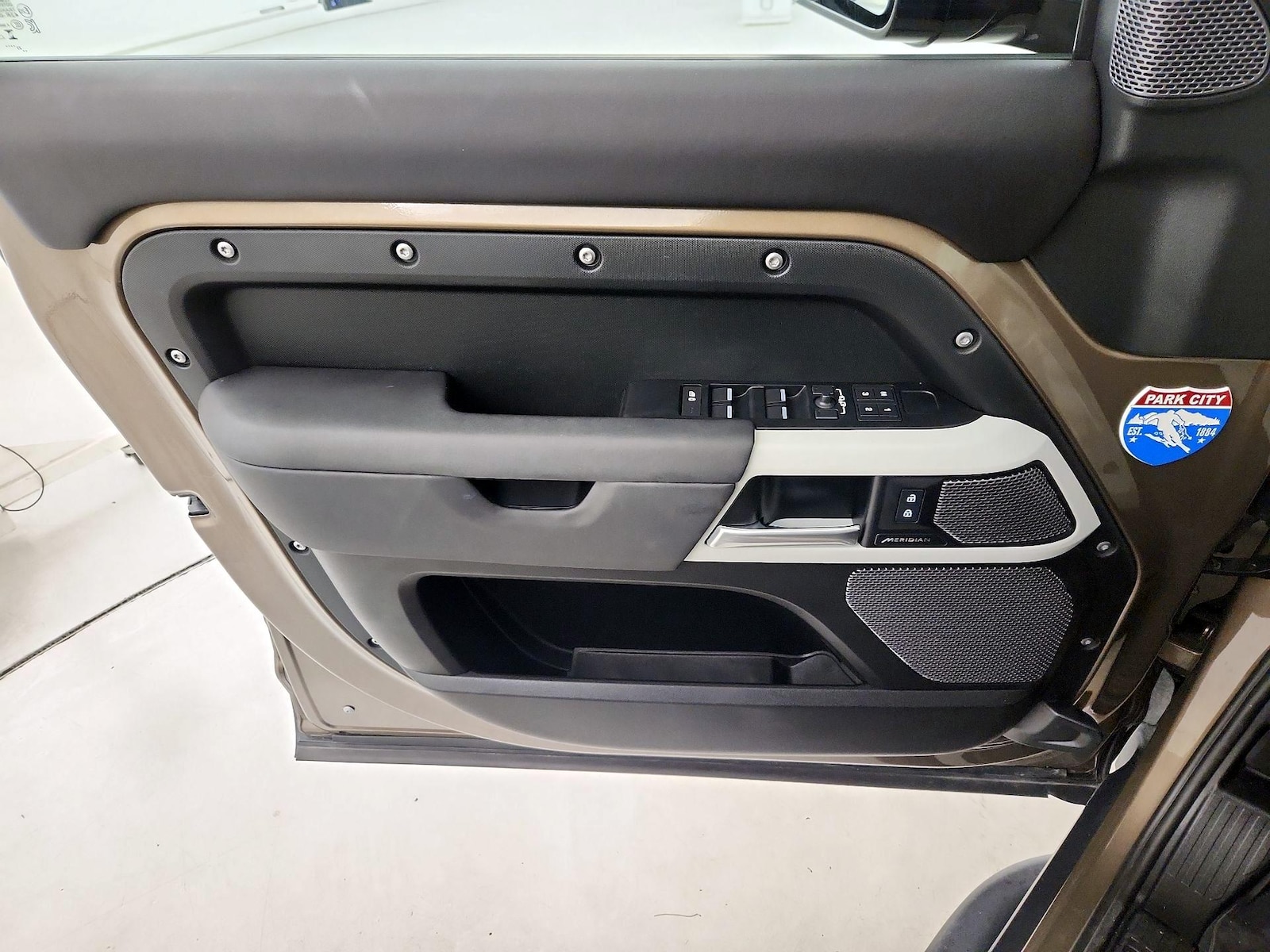 2024 Land Rover Defender S - Photo 13