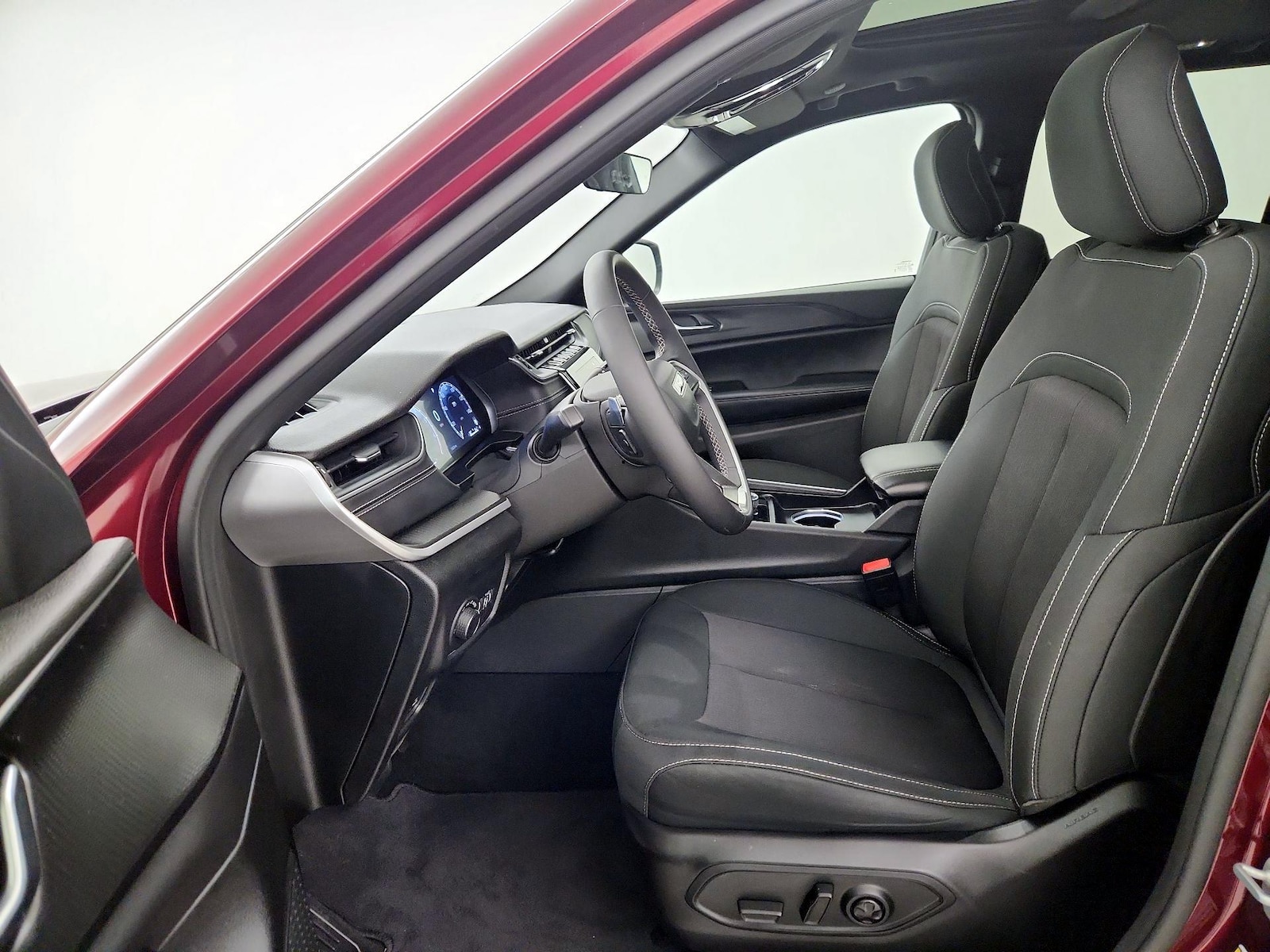 2025 Jeep Grand Cherokee Laredo - Photo 12