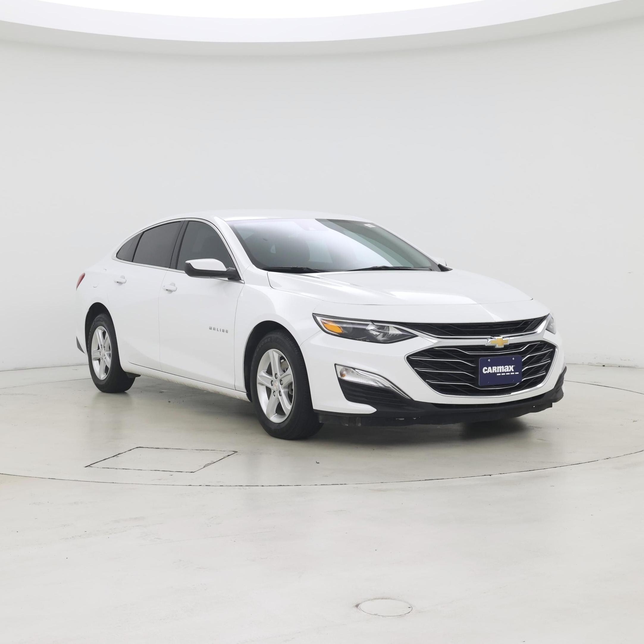 White 2024 Chevrolet Malibu Sedan Front-Wheel Drive Automatic