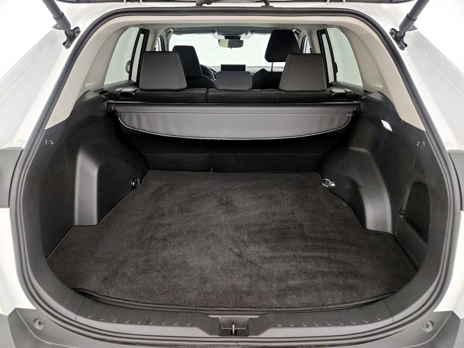 2025 Toyota RAV4 XLE - Photo 22