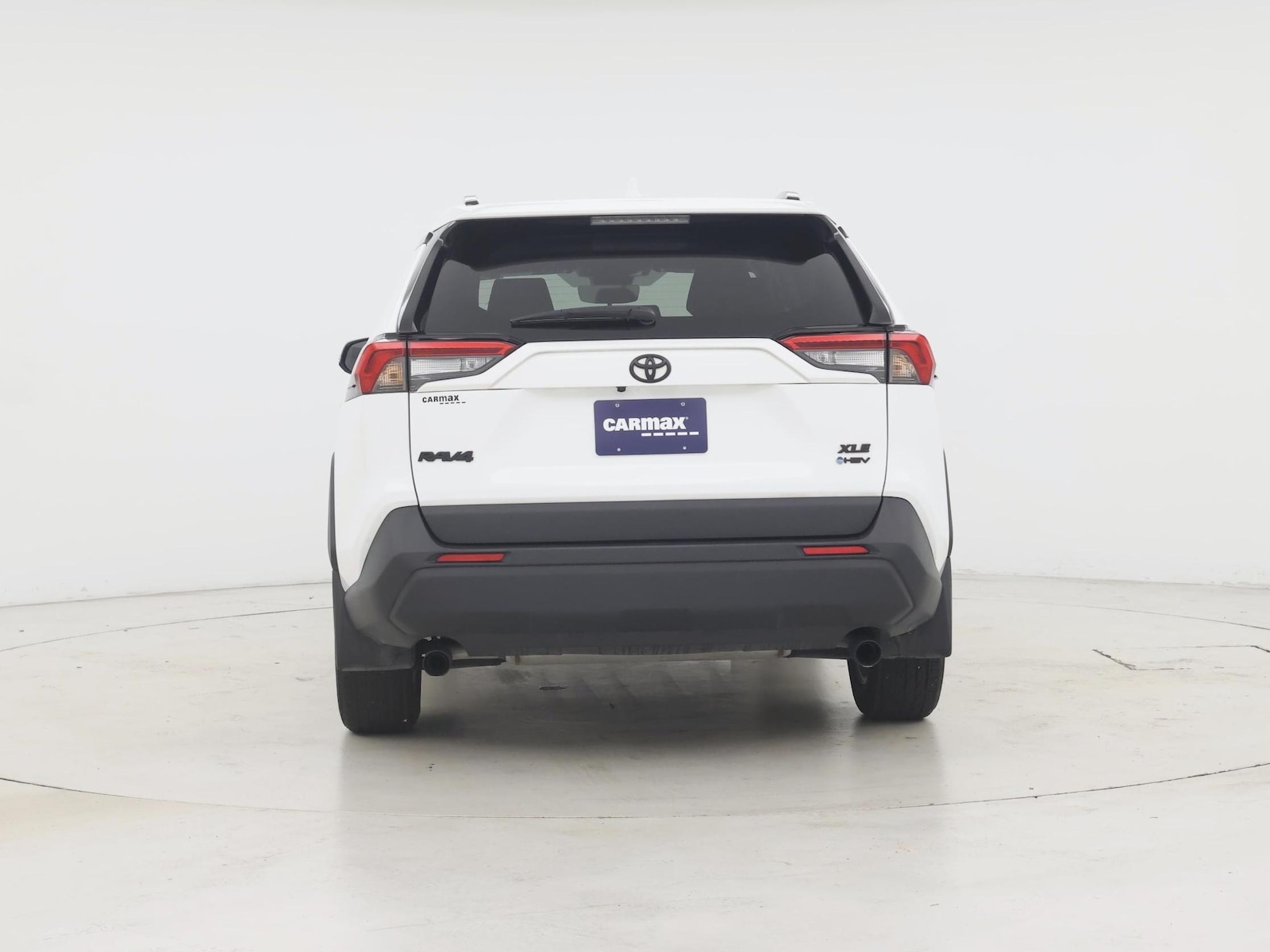 2025 Toyota RAV4 XLE - Photo 7