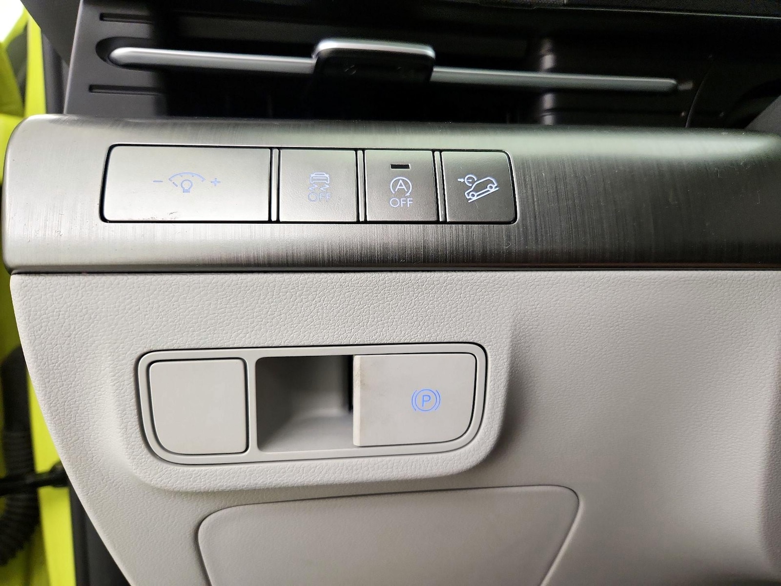 2024 Hyundai Kona SE - Photo 14
