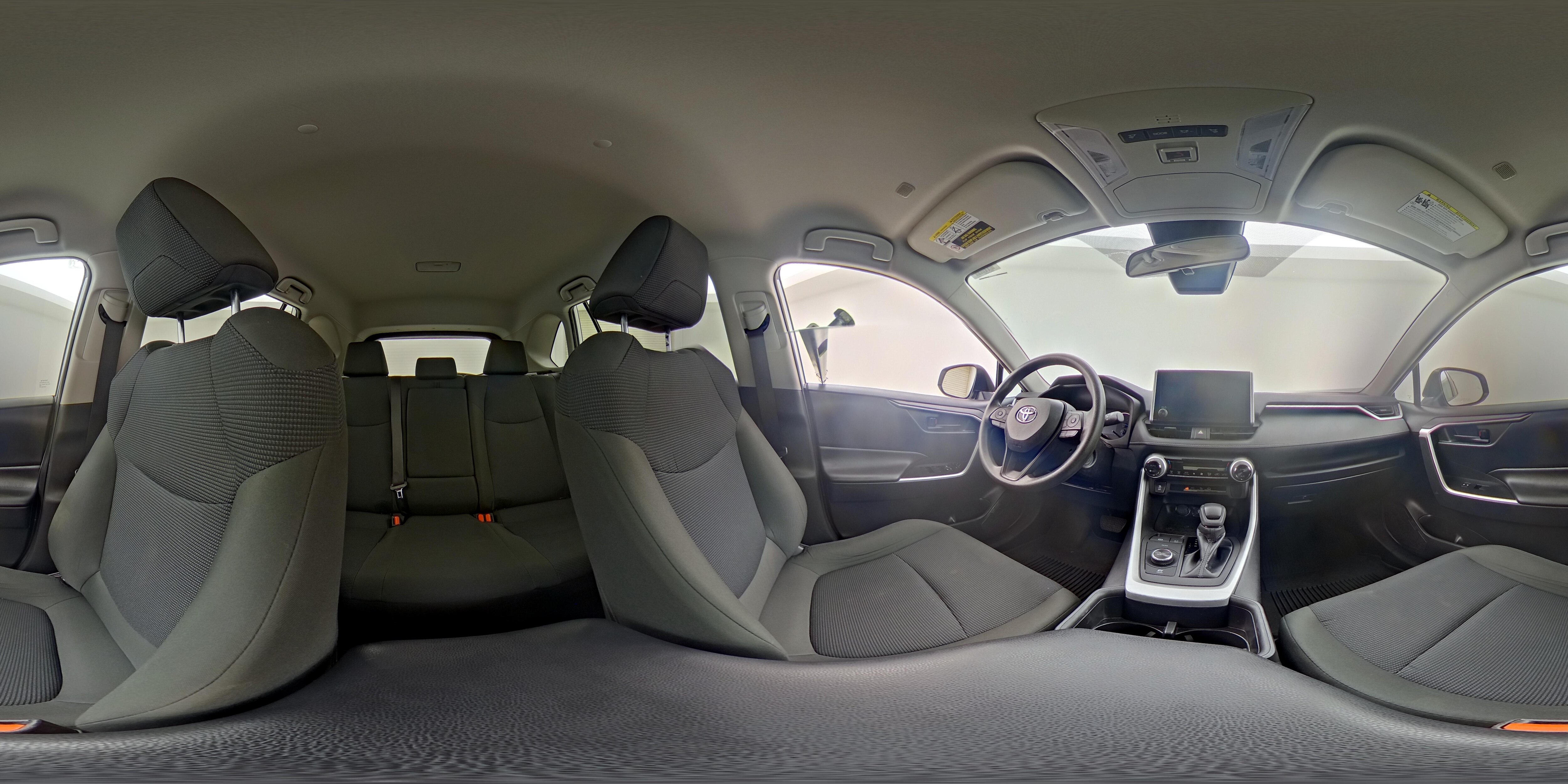 2024 Toyota RAV4 LE - Photo 24