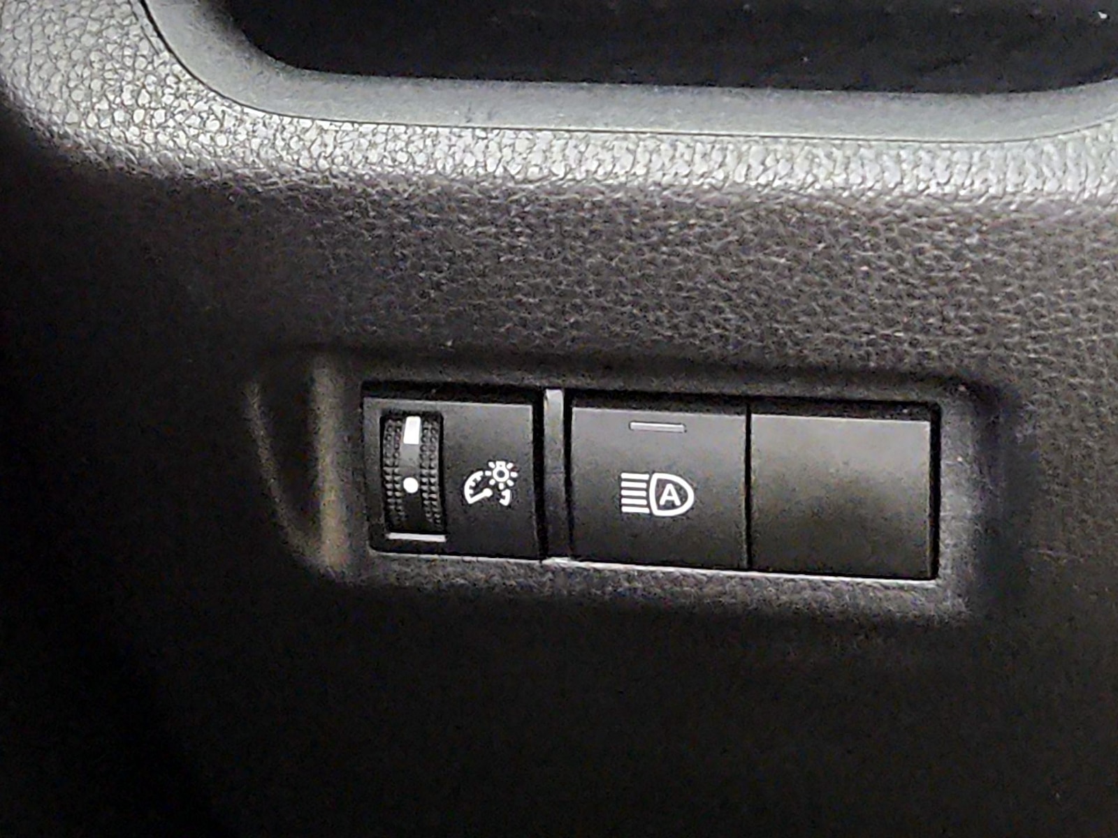 2024 Toyota RAV4 LE - Photo 14