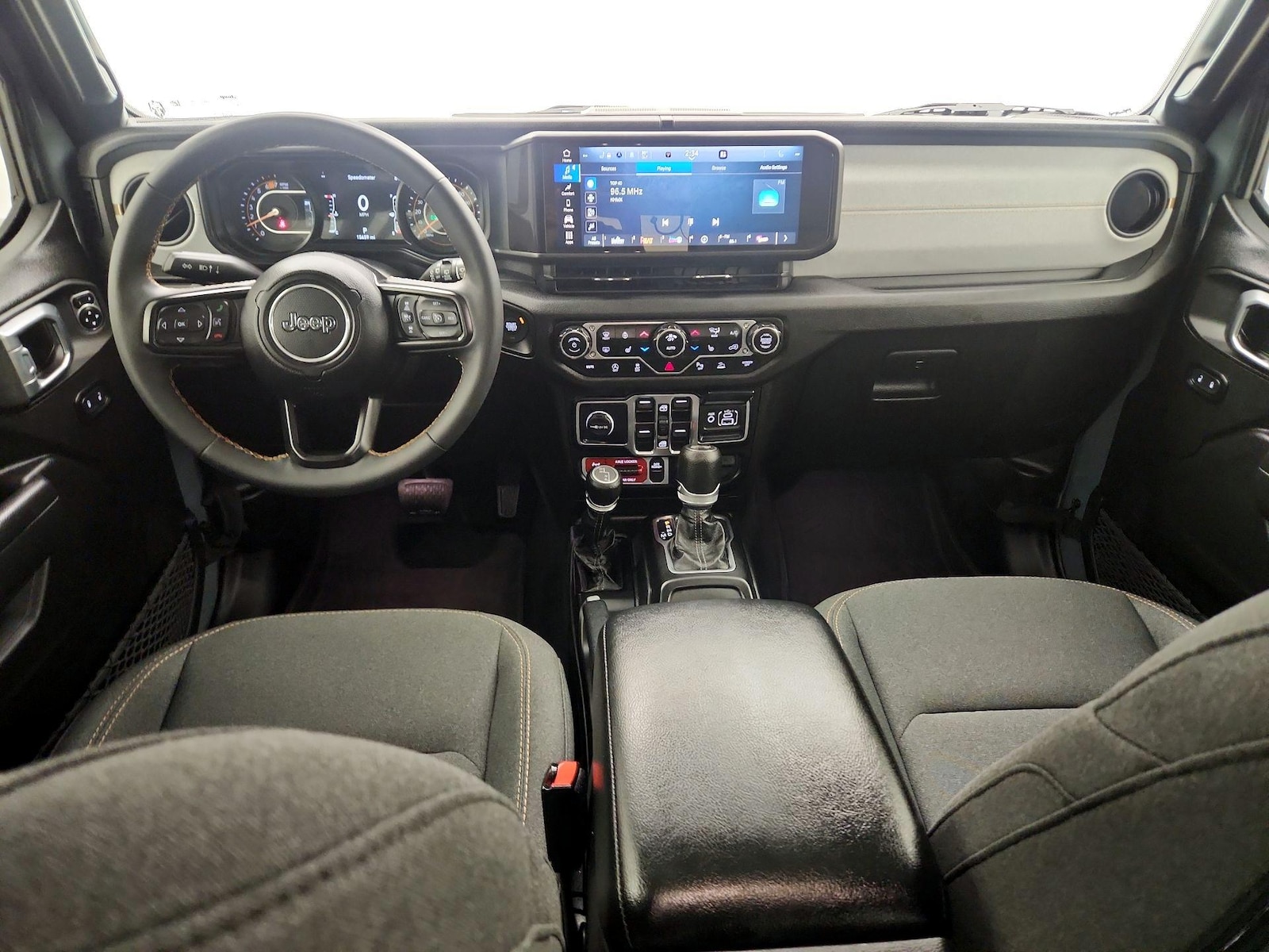 2024 Jeep Wrangler 4-Door Willys - Photo 10