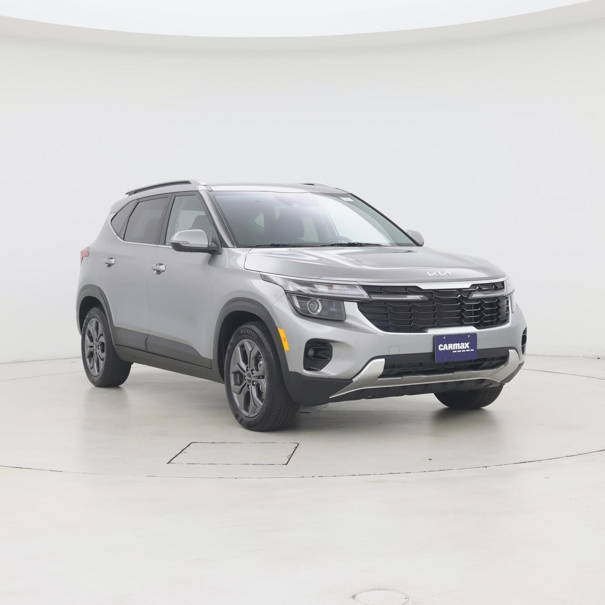 Gray 2024 Kia Seltos SUV / Crossover Front-Wheel Drive Automatic
