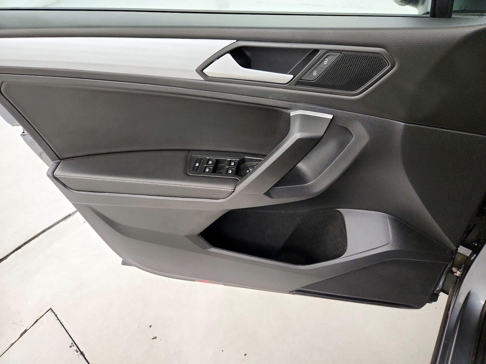 2023 Volkswagen Tiguan S - Photo 13