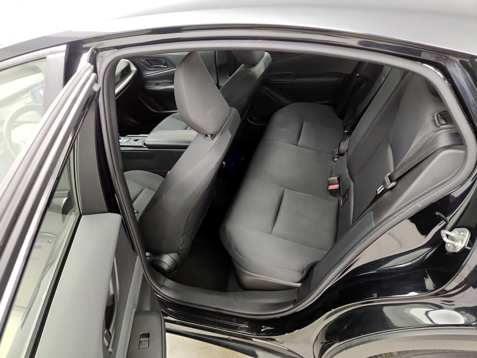 2025 Toyota Prius LE - Photo 20