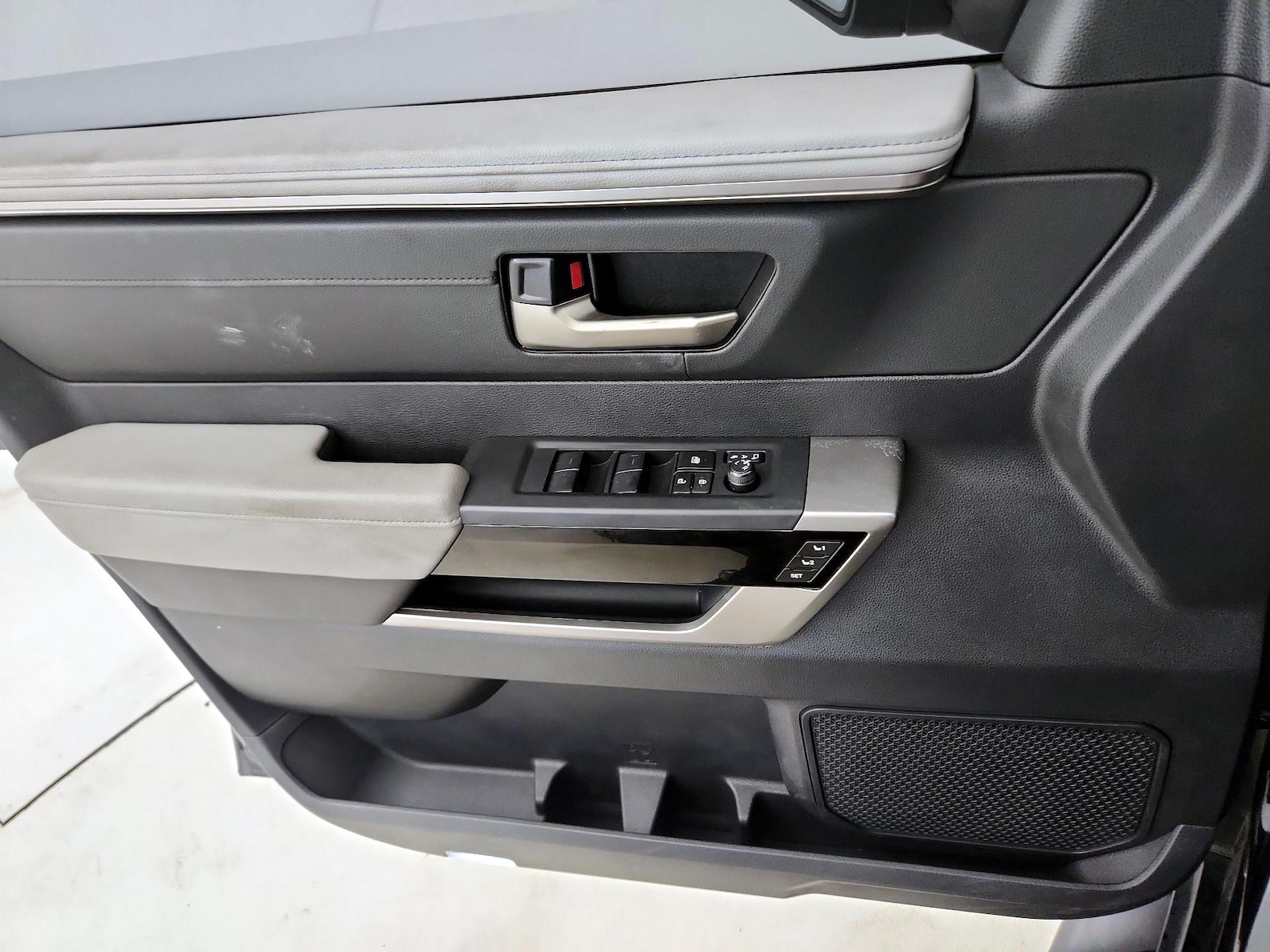 2023 Toyota Tundra Limited - Photo 13