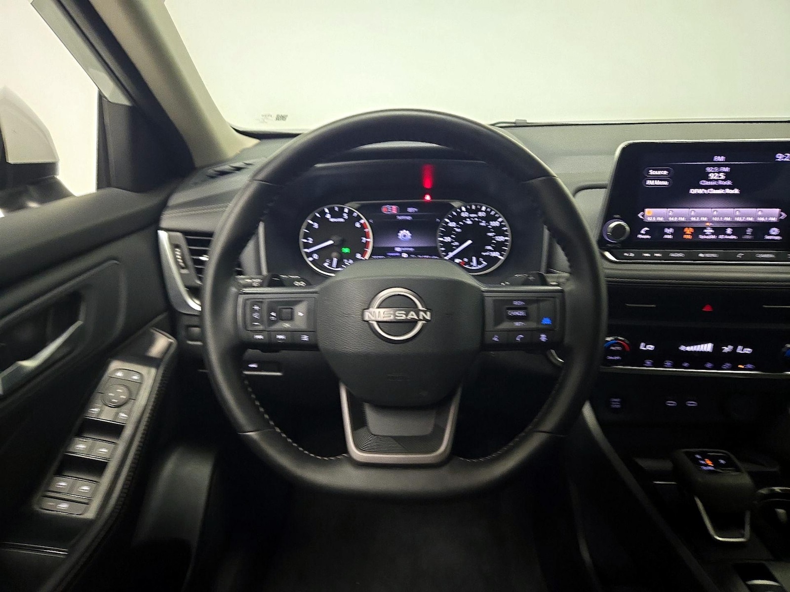 2026 Nissan Rogue SV - Photo 11