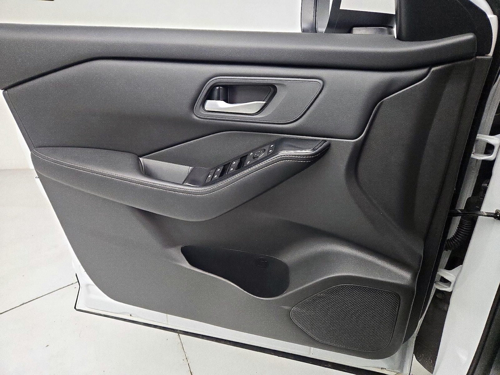 2026 Nissan Rogue SV - Photo 13