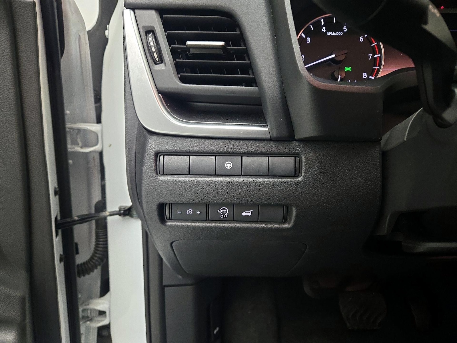 2026 Nissan Rogue SV - Photo 14