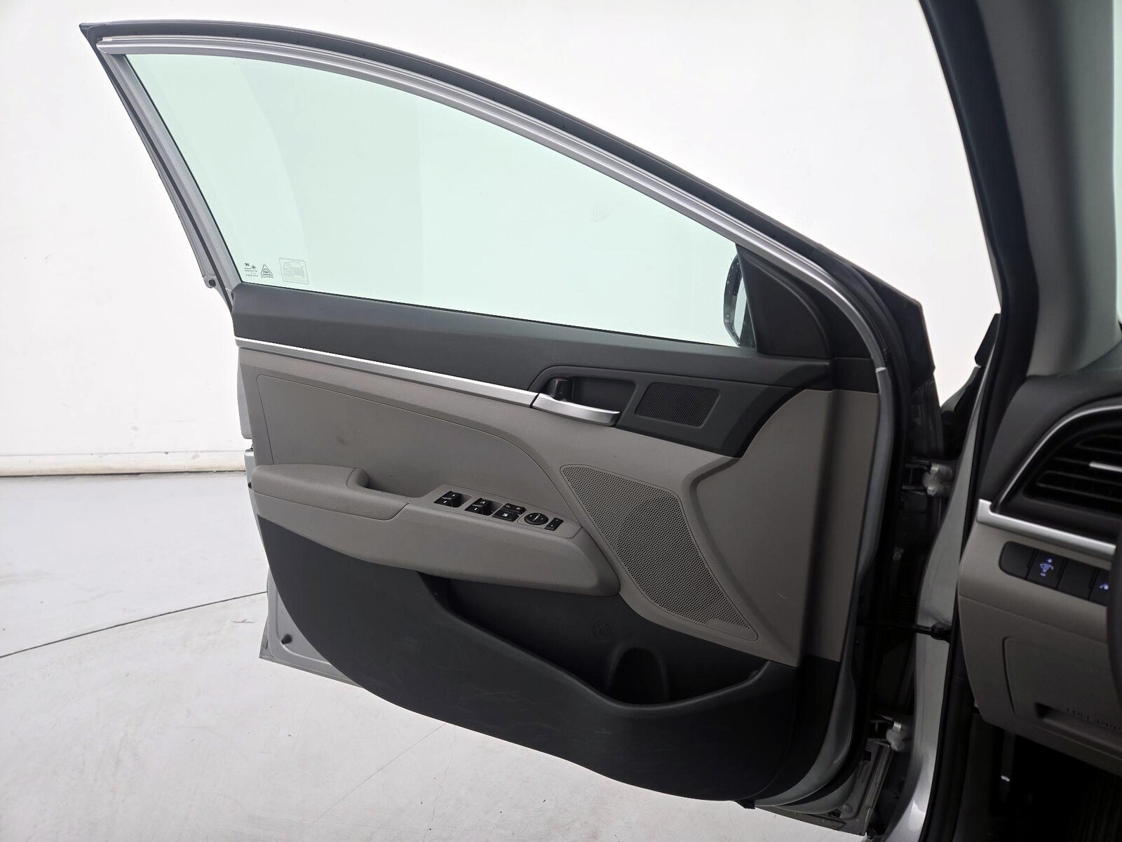2020 Hyundai Elantra SE - Photo 13