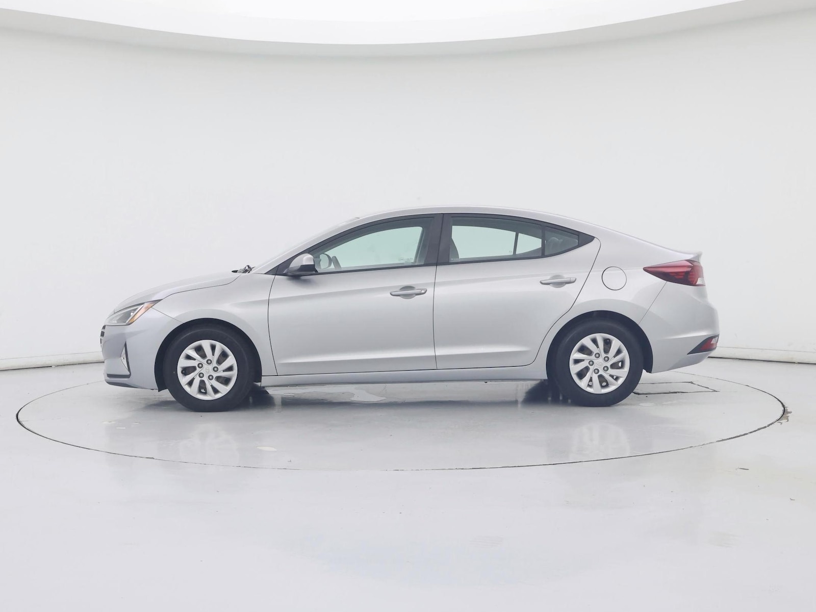 2020 Hyundai Elantra SE - Photo 4
