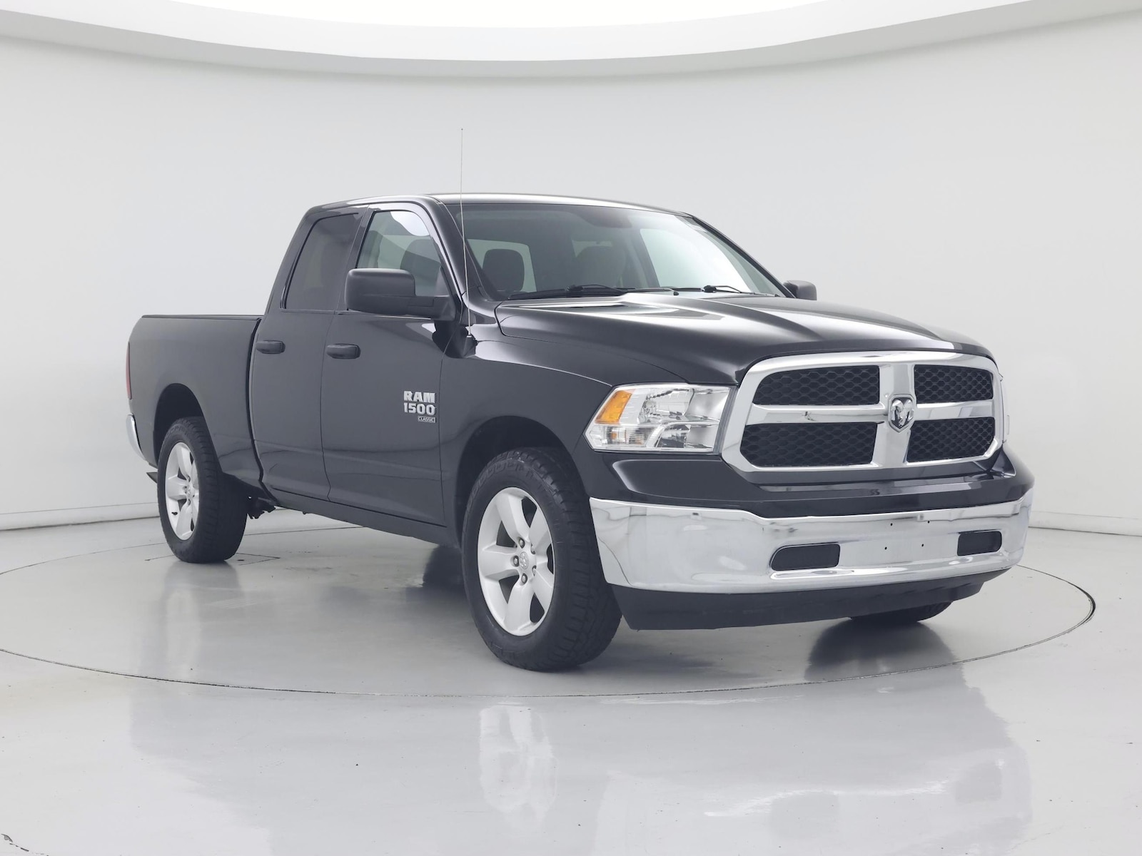 2024 RAM Ram 1500 Classic SLT - Photo 2