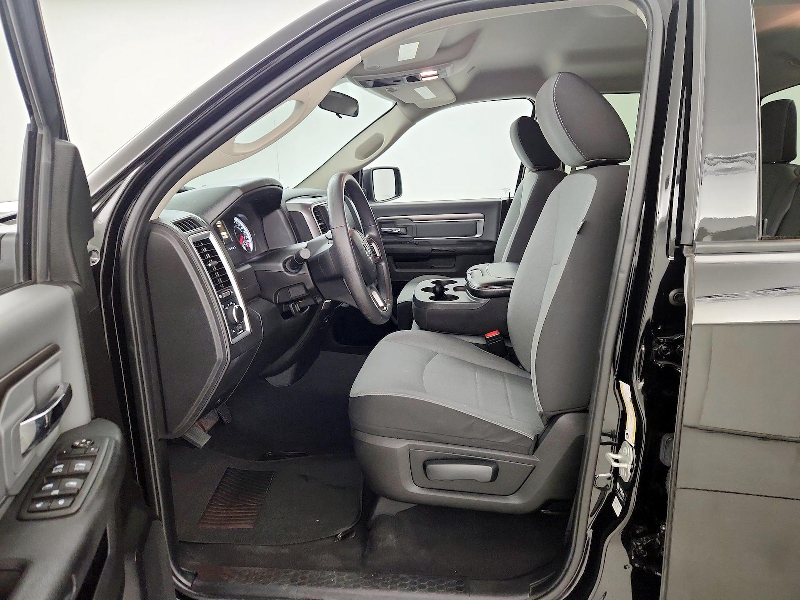 2024 RAM Ram 1500 Classic SLT - Photo 12