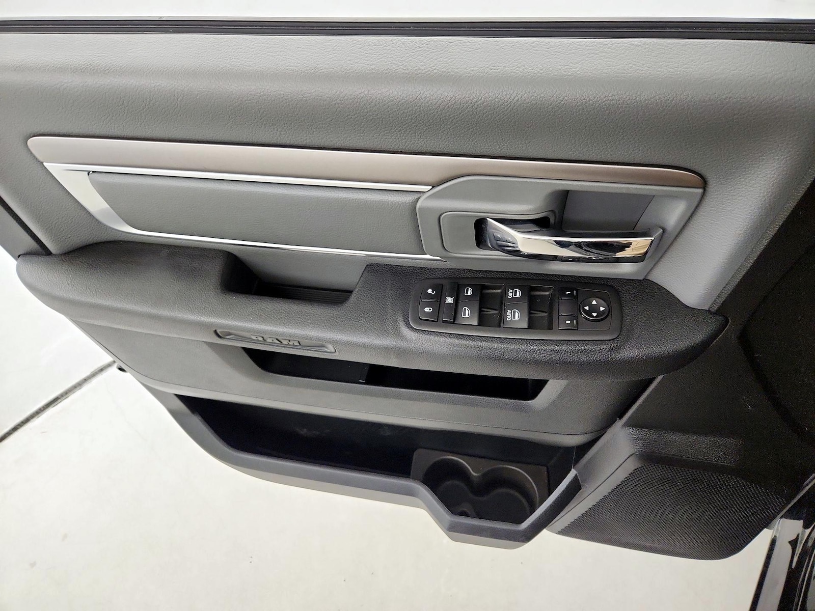 2024 RAM Ram 1500 Classic SLT - Photo 13