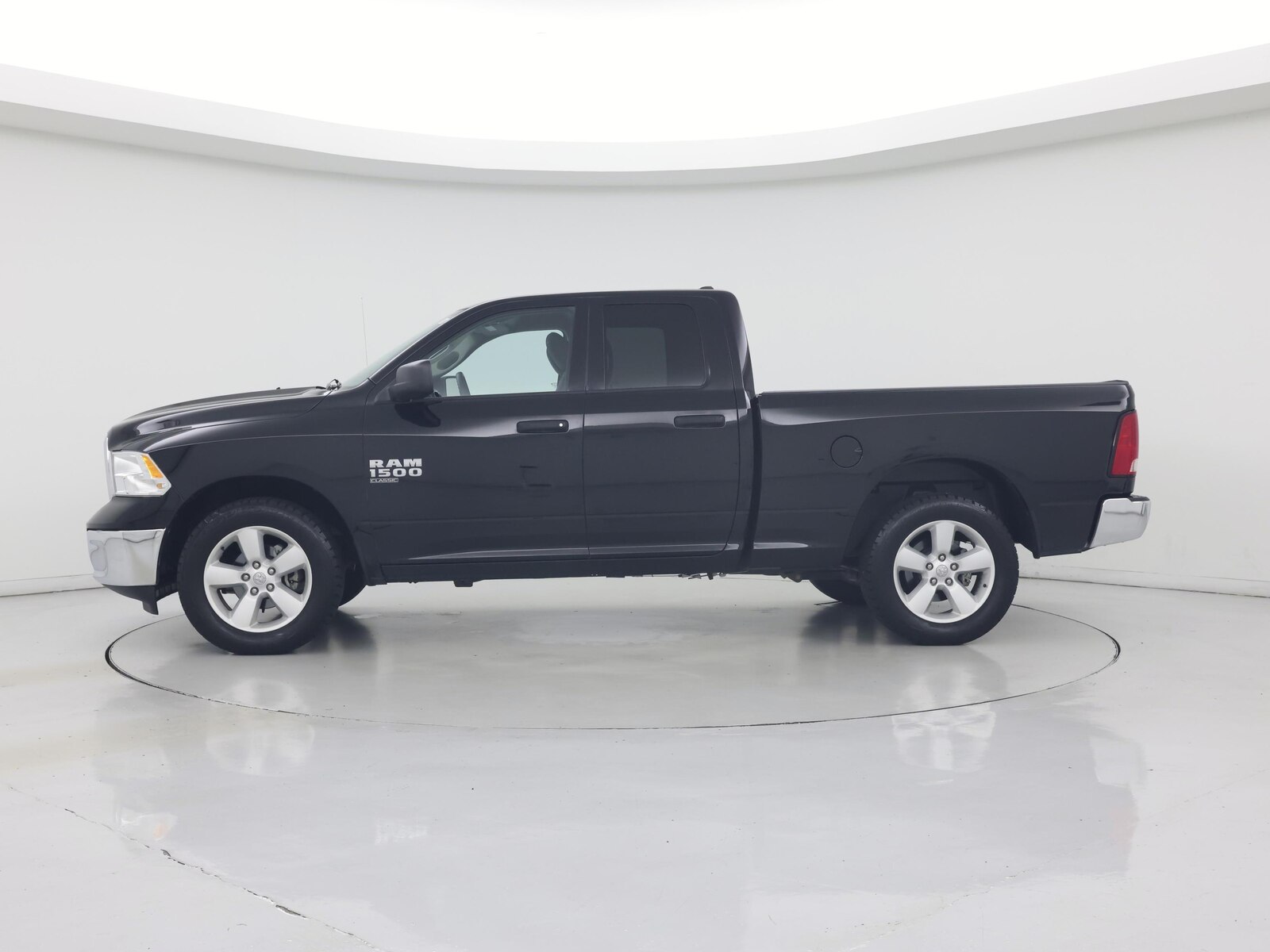 2024 RAM Ram 1500 Classic SLT - Photo 4