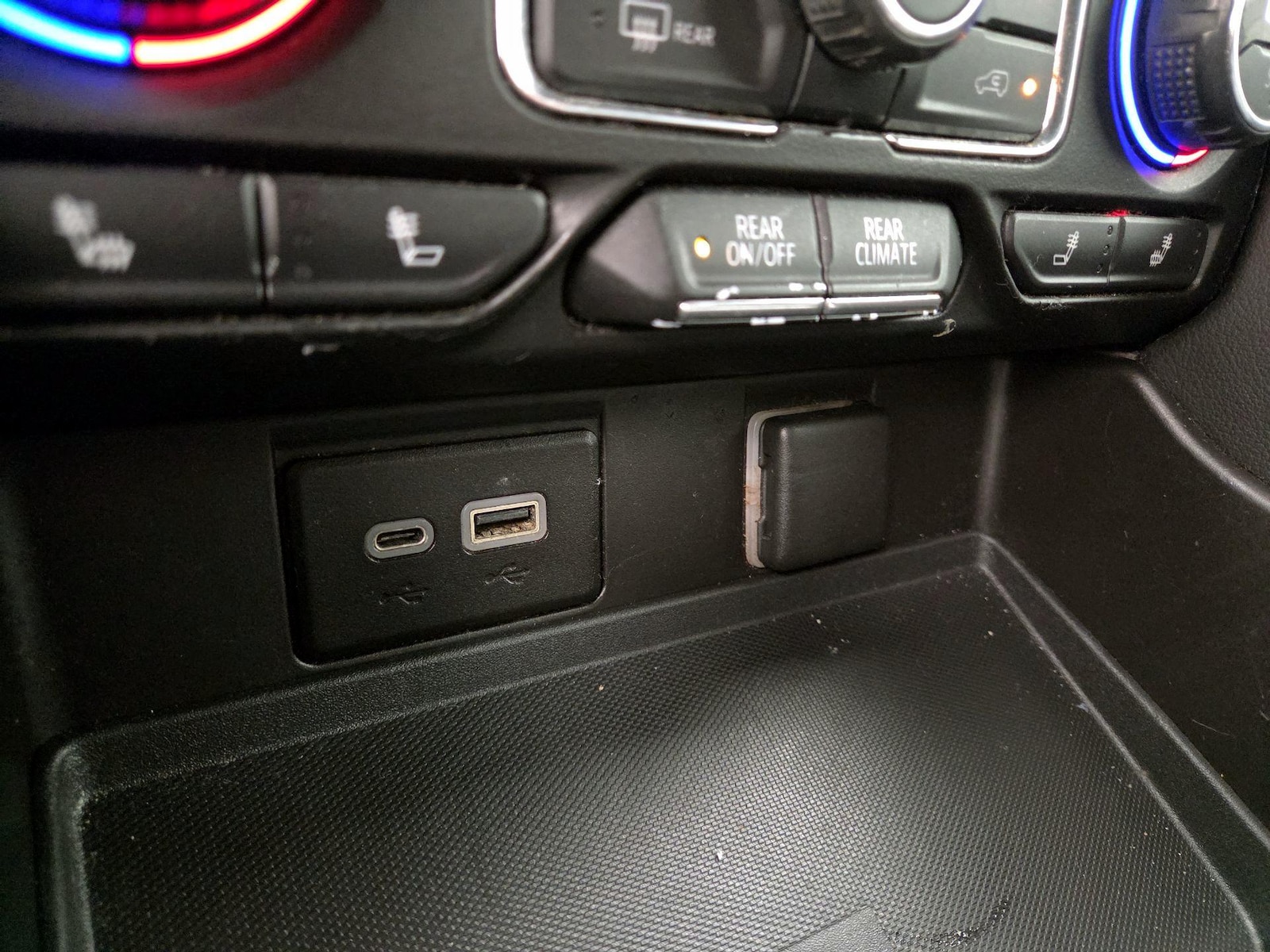 2021 Chevrolet Suburban LT - Photo 19
