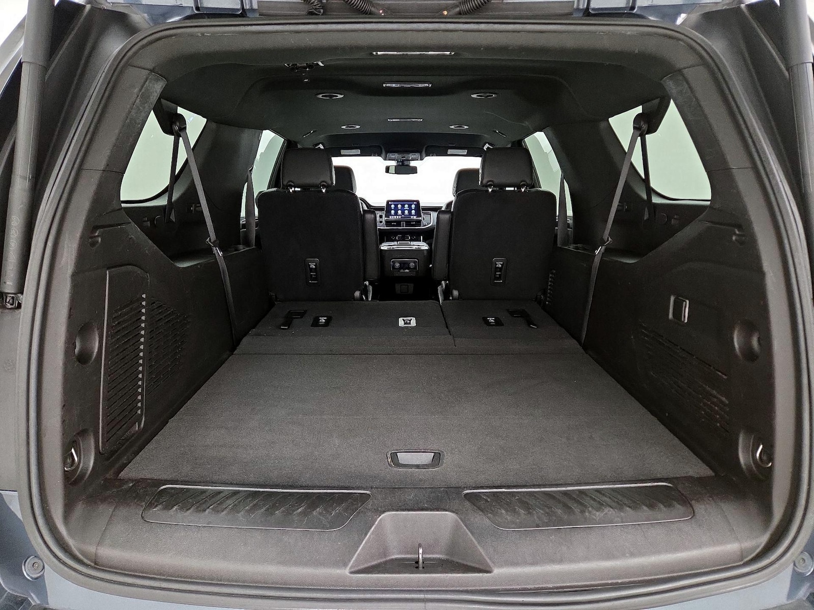 2021 Chevrolet Suburban LT - Photo 23