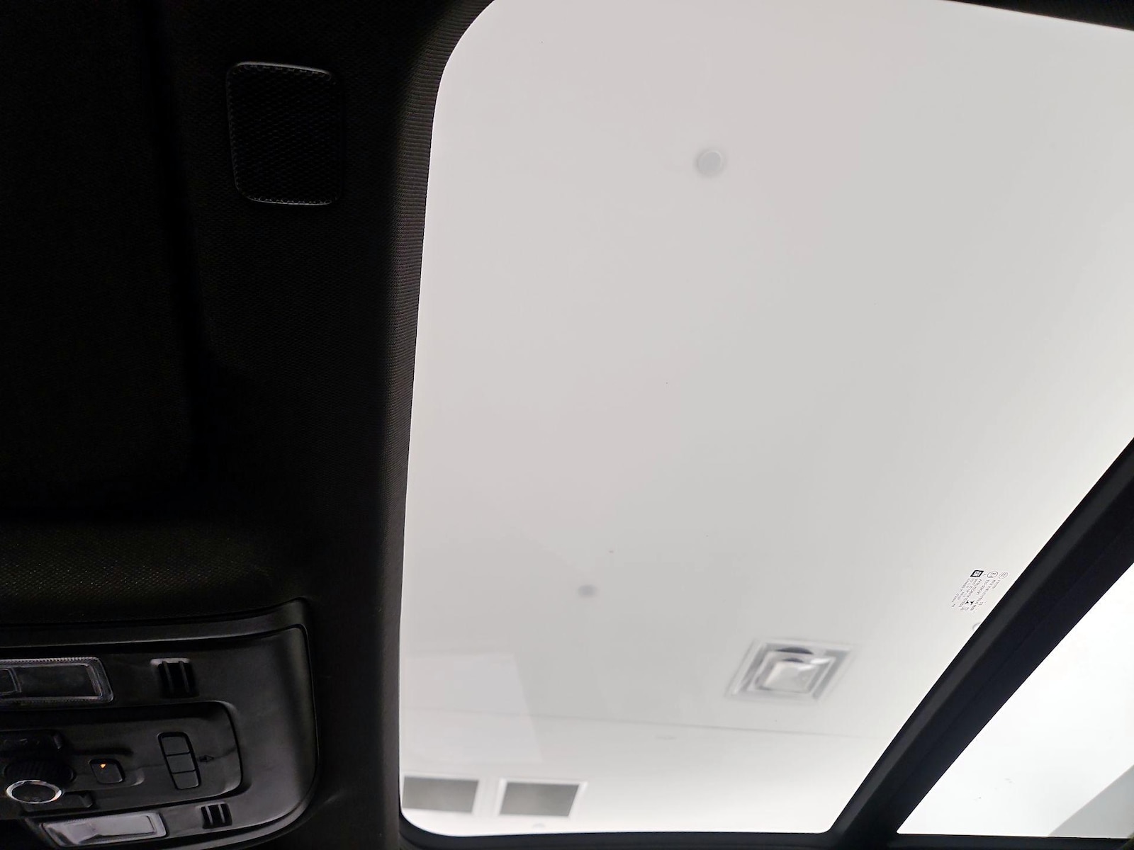 2023 Chevrolet Suburban LT - Photo 18