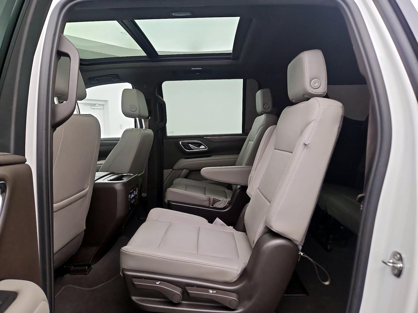 2023 Chevrolet Suburban LT - Photo 19