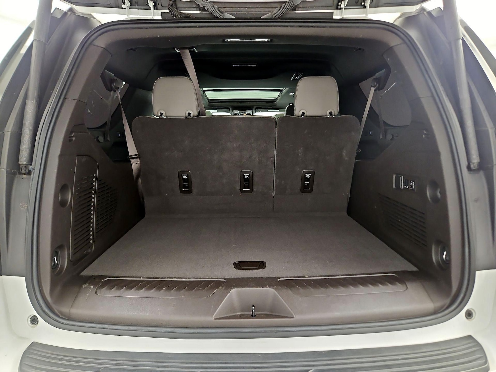 2023 Chevrolet Suburban LT - Photo 21