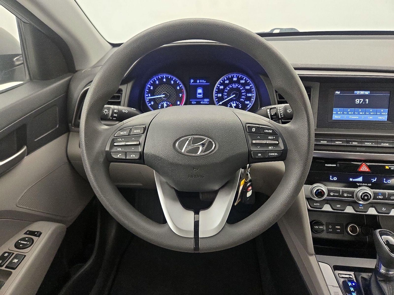 2020 Hyundai Elantra SE - Photo 11