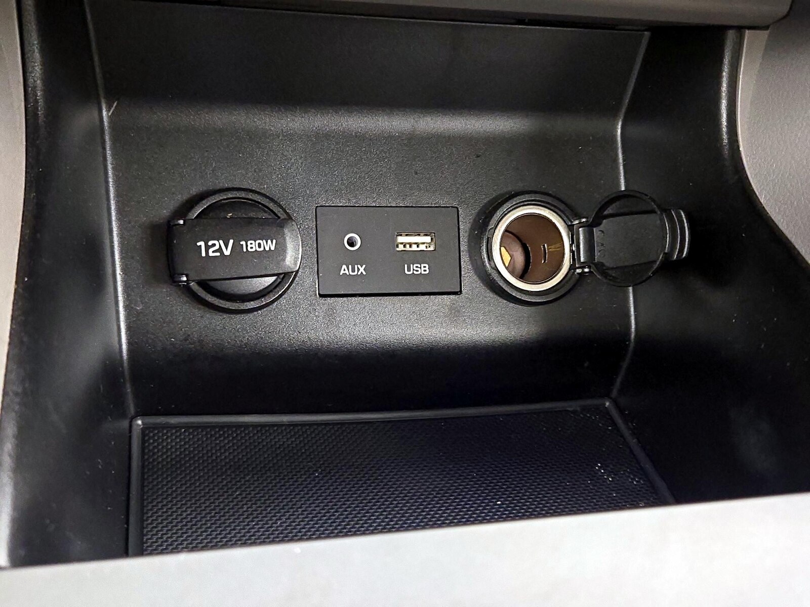 2020 Hyundai Elantra SE - Photo 19