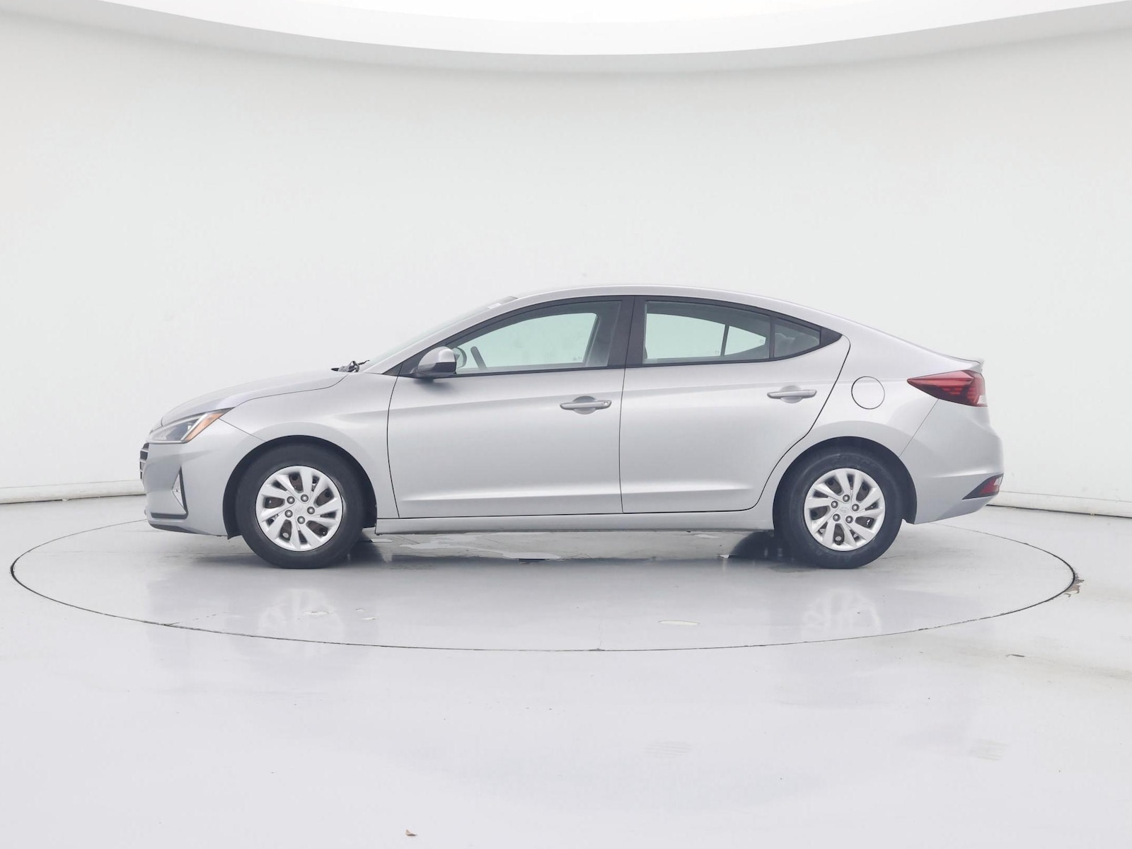 2020 Hyundai Elantra SE - Photo 4