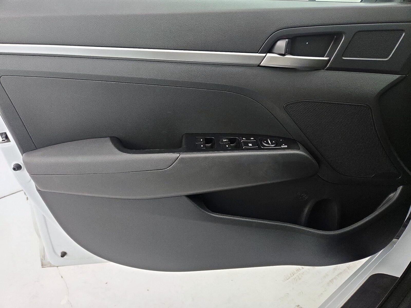 2020 Hyundai Elantra SE - Photo 13