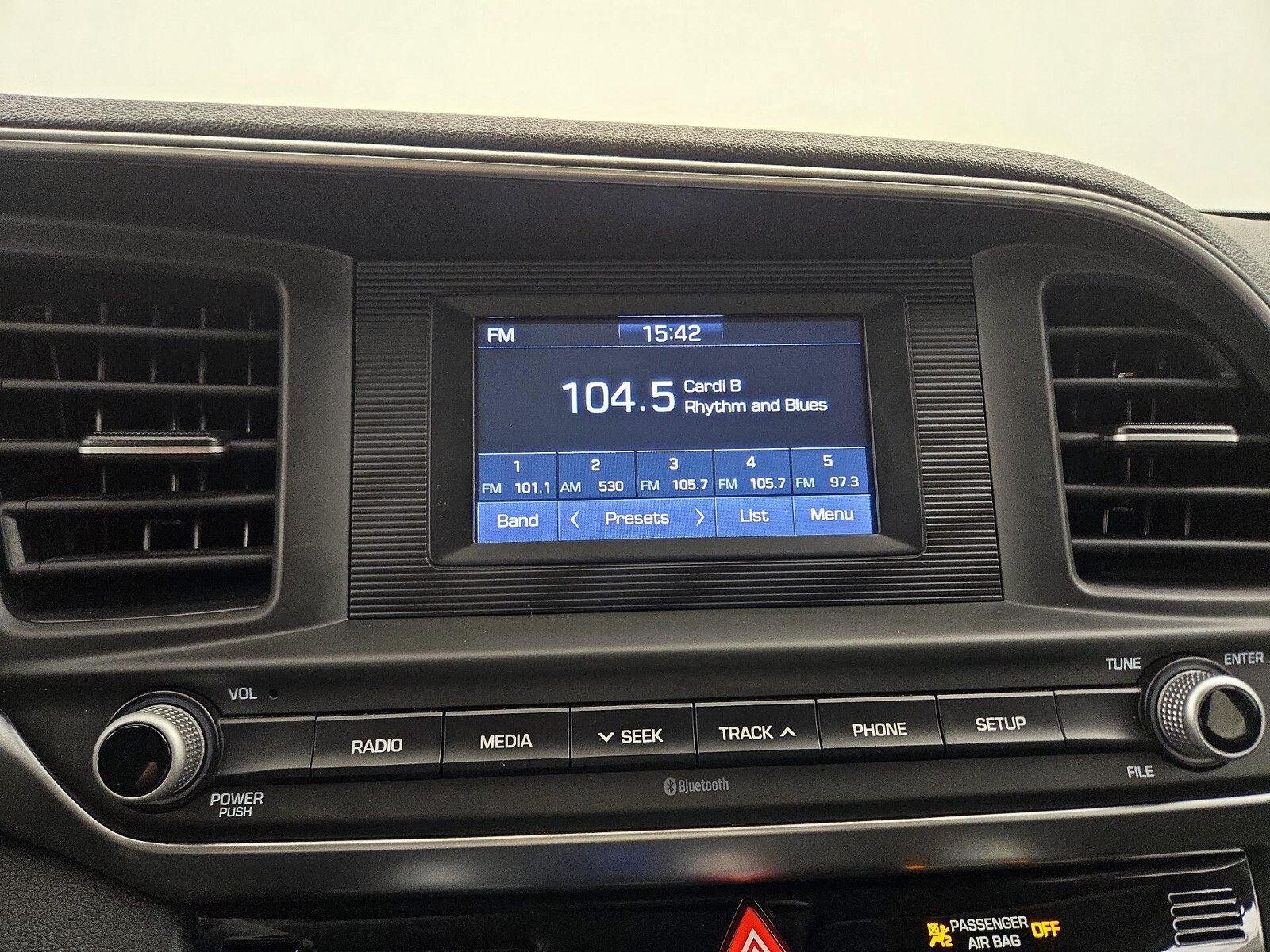 2020 Hyundai Elantra SE - Photo 16