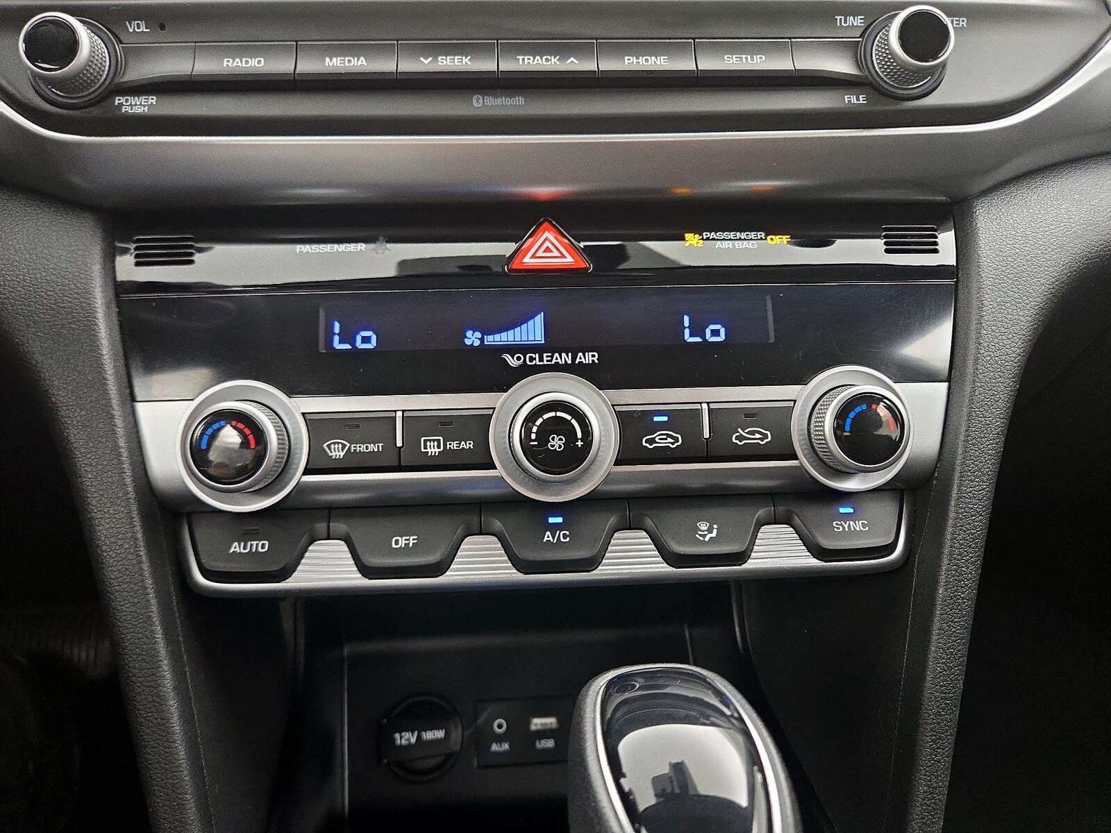 2020 Hyundai Elantra SE - Photo 17