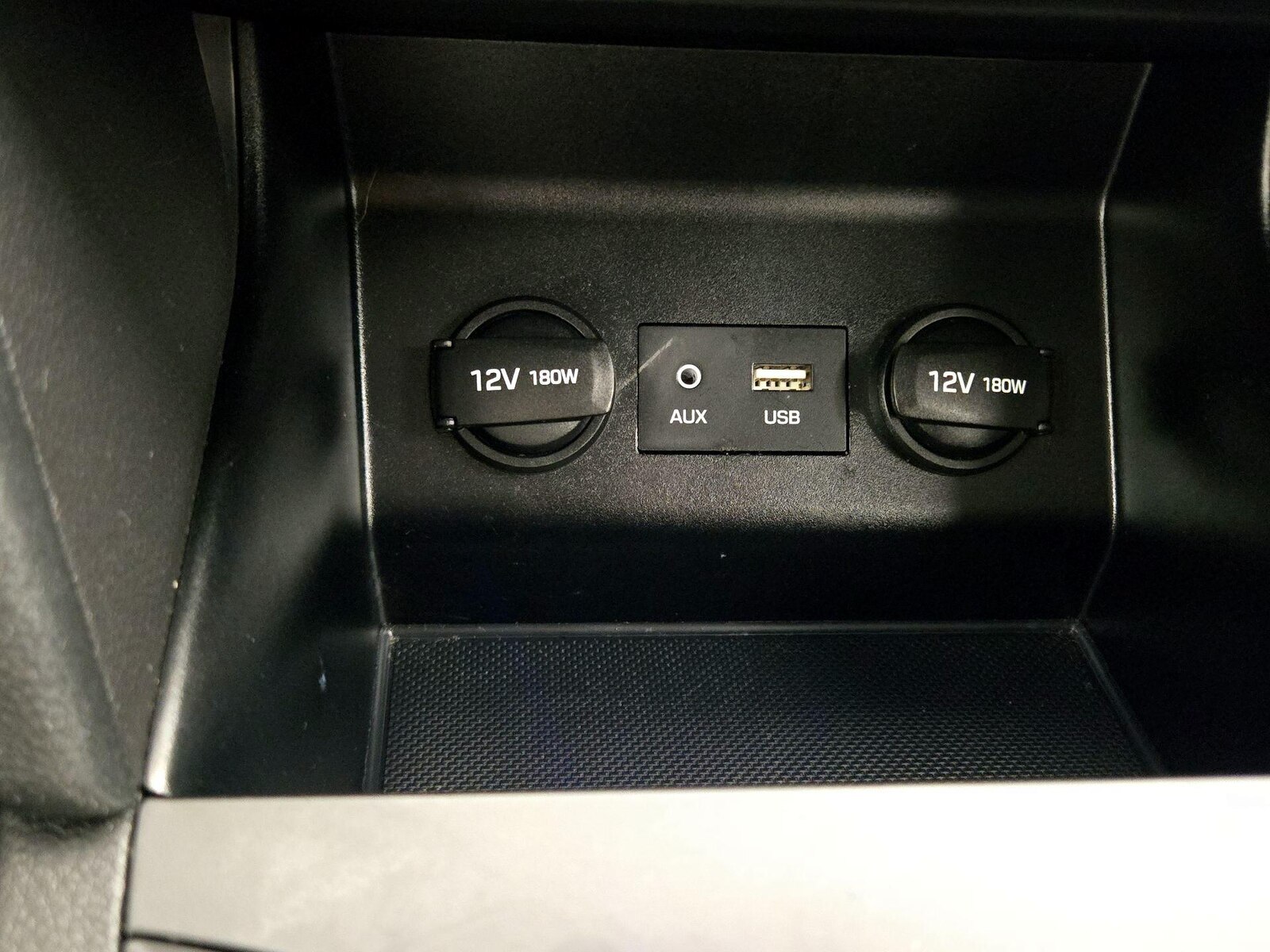 2020 Hyundai Elantra SE - Photo 19