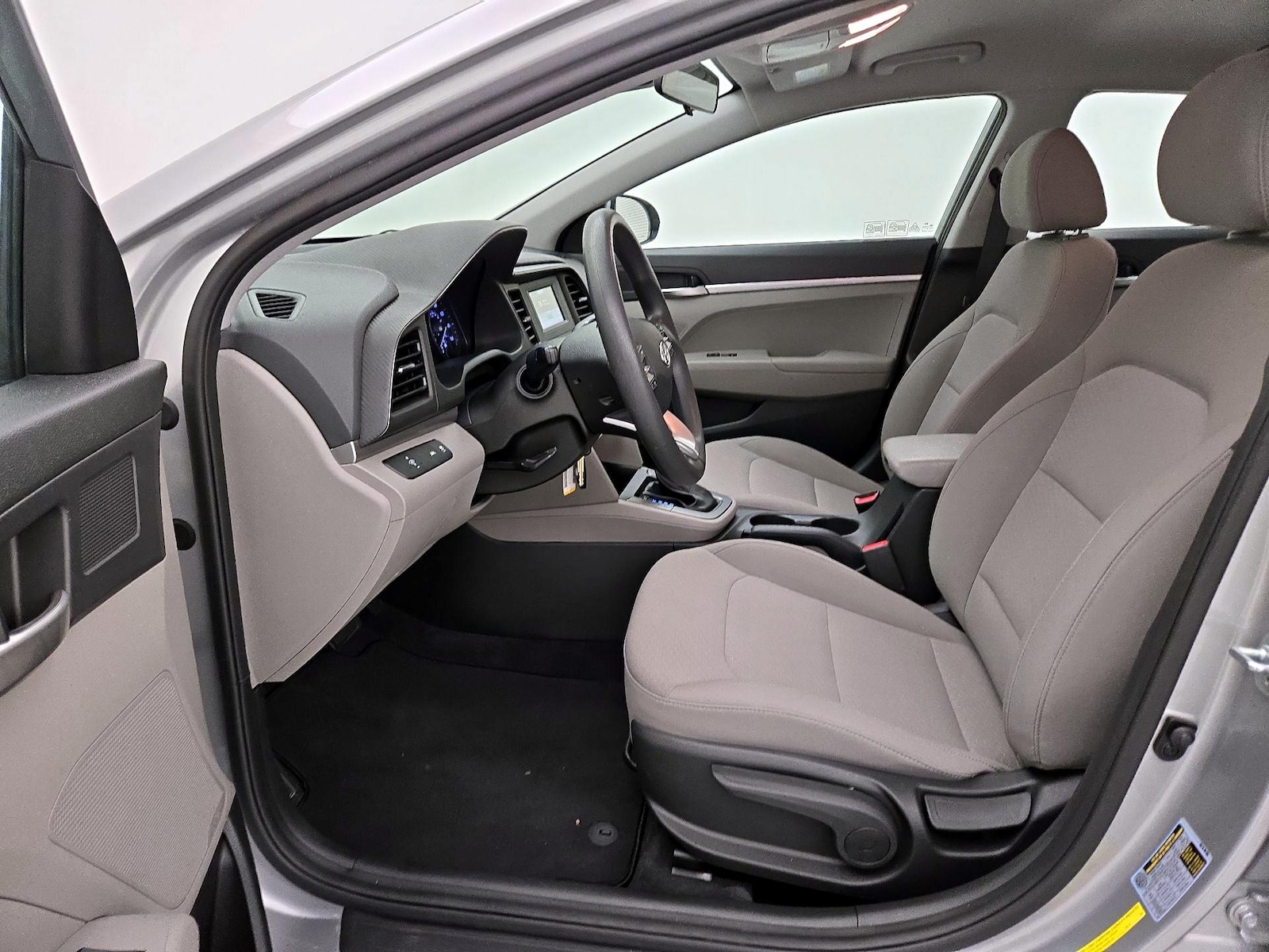 2020 Hyundai Elantra SE - Photo 12