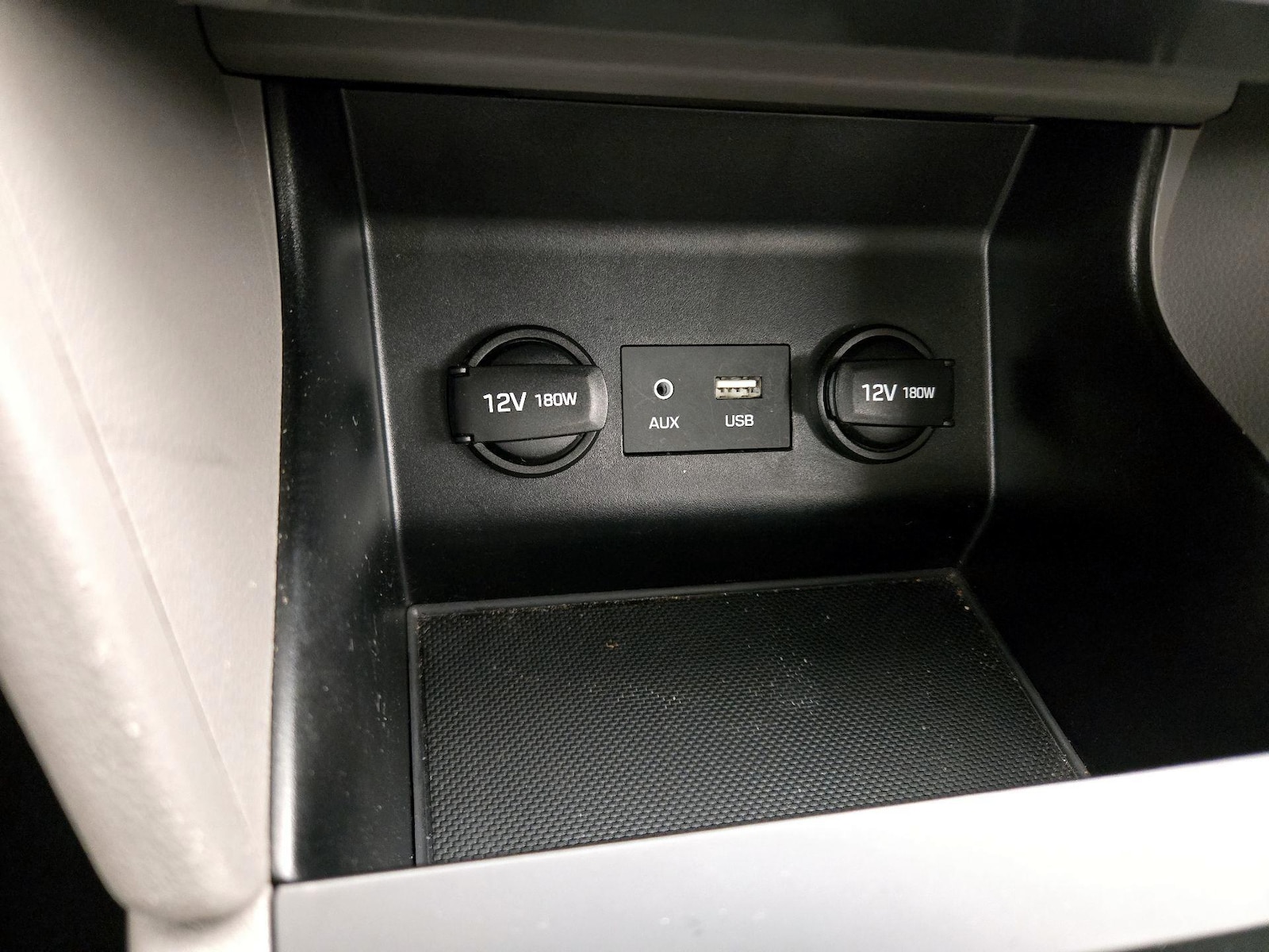 2020 Hyundai Elantra SE - Photo 19