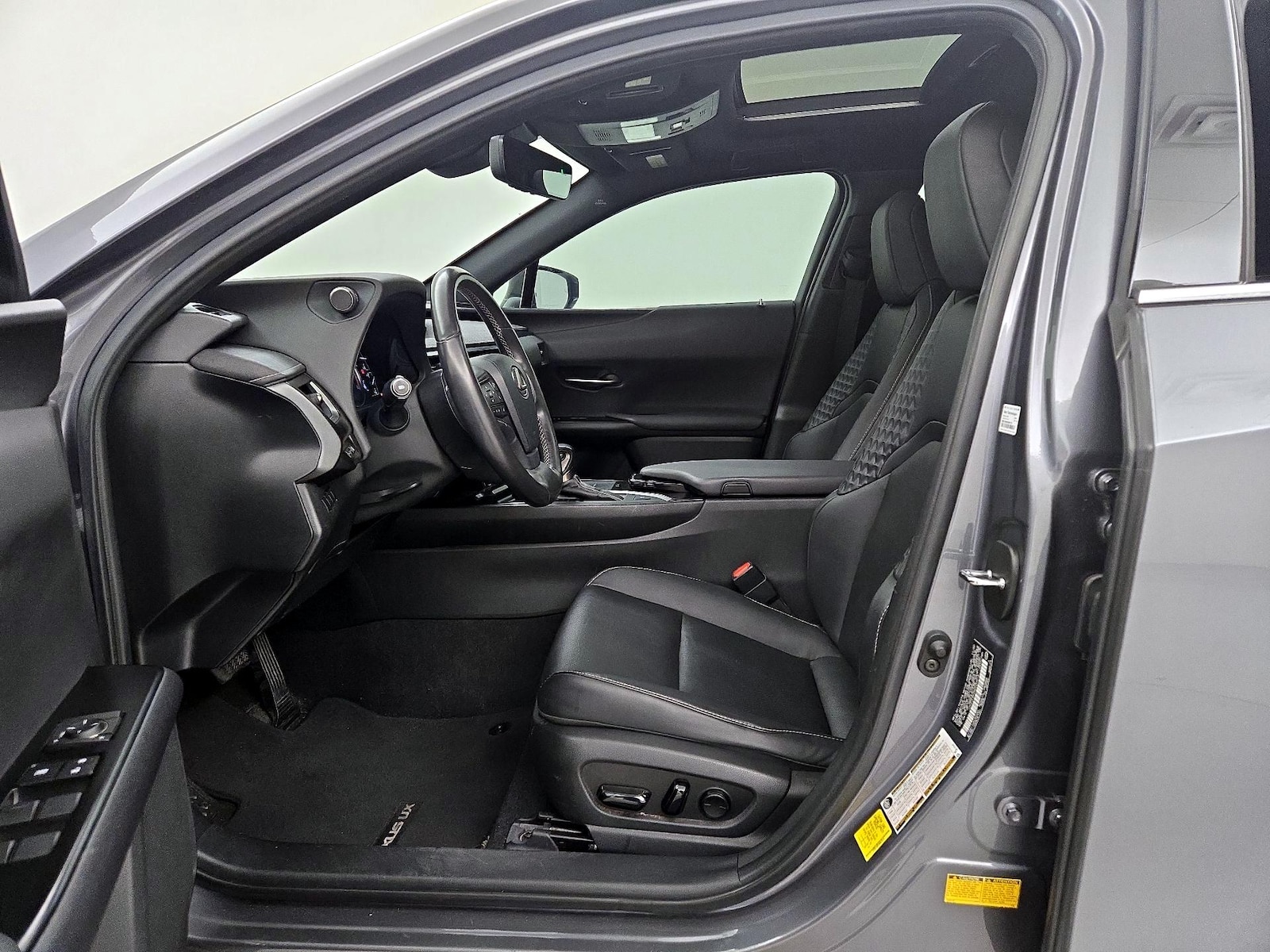 2021 Lexus UX 200 - Photo 12