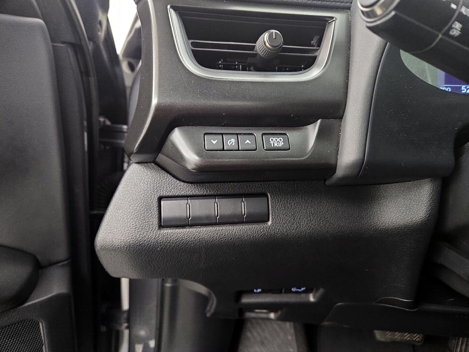 2021 Lexus UX 200 - Photo 14