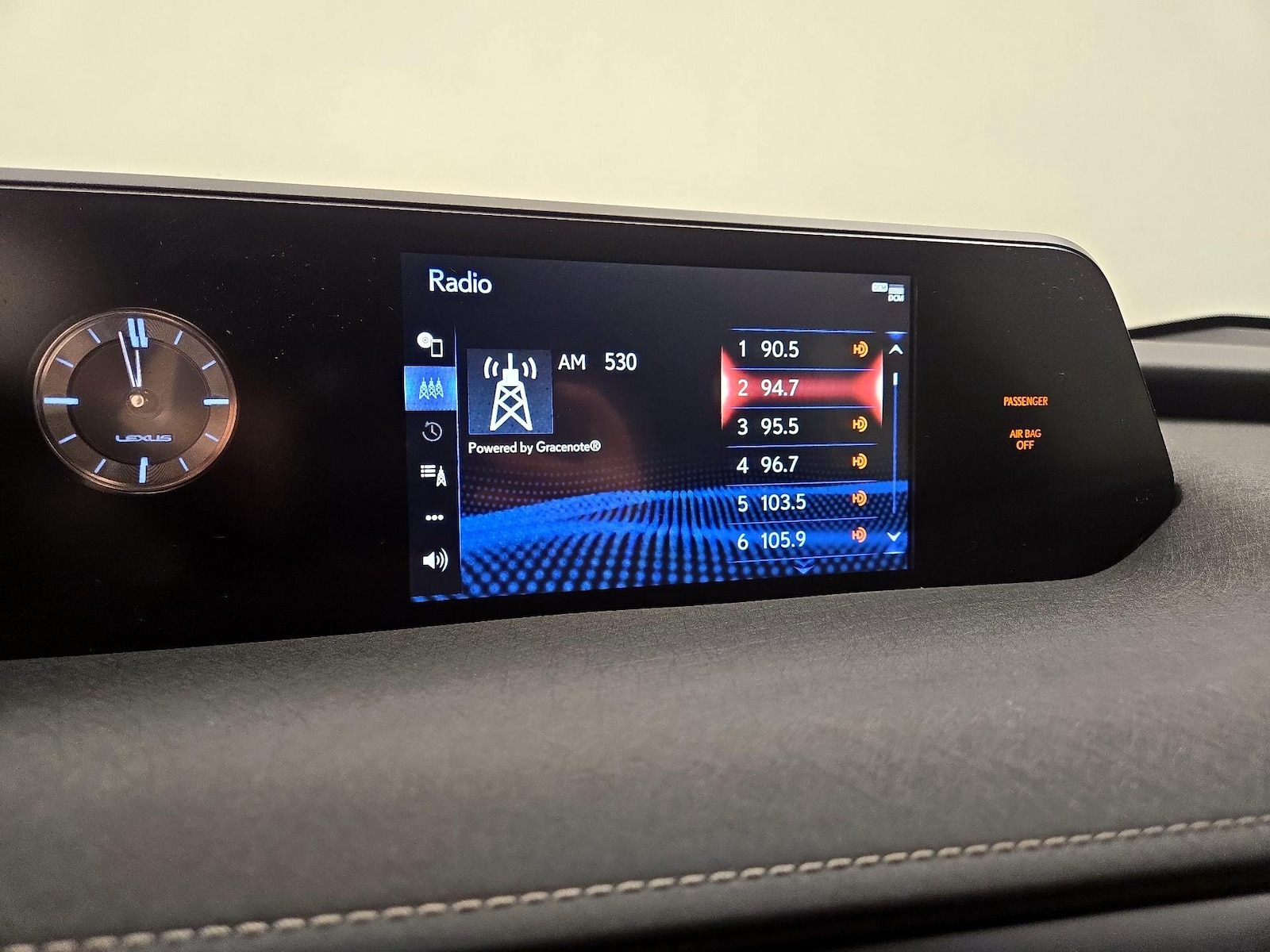 2021 Lexus UX 200 - Photo 16