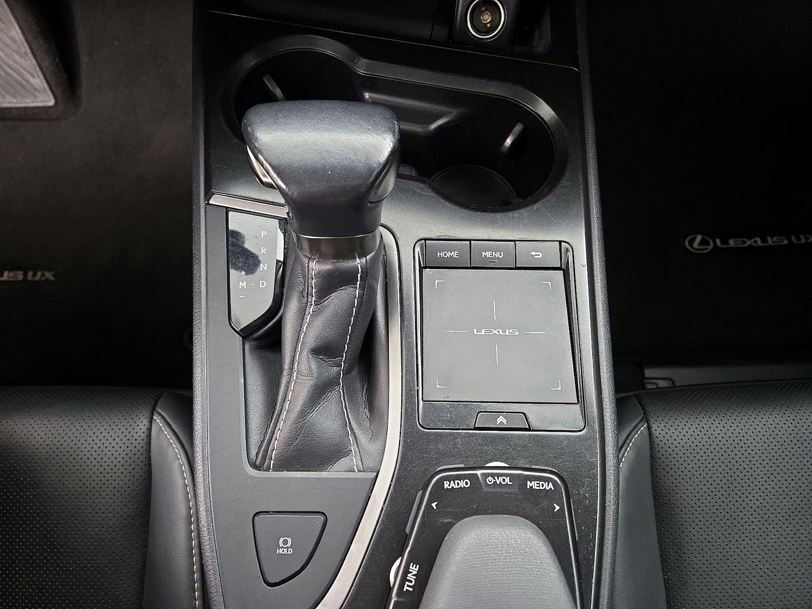 2021 Lexus UX 200 - Photo 18