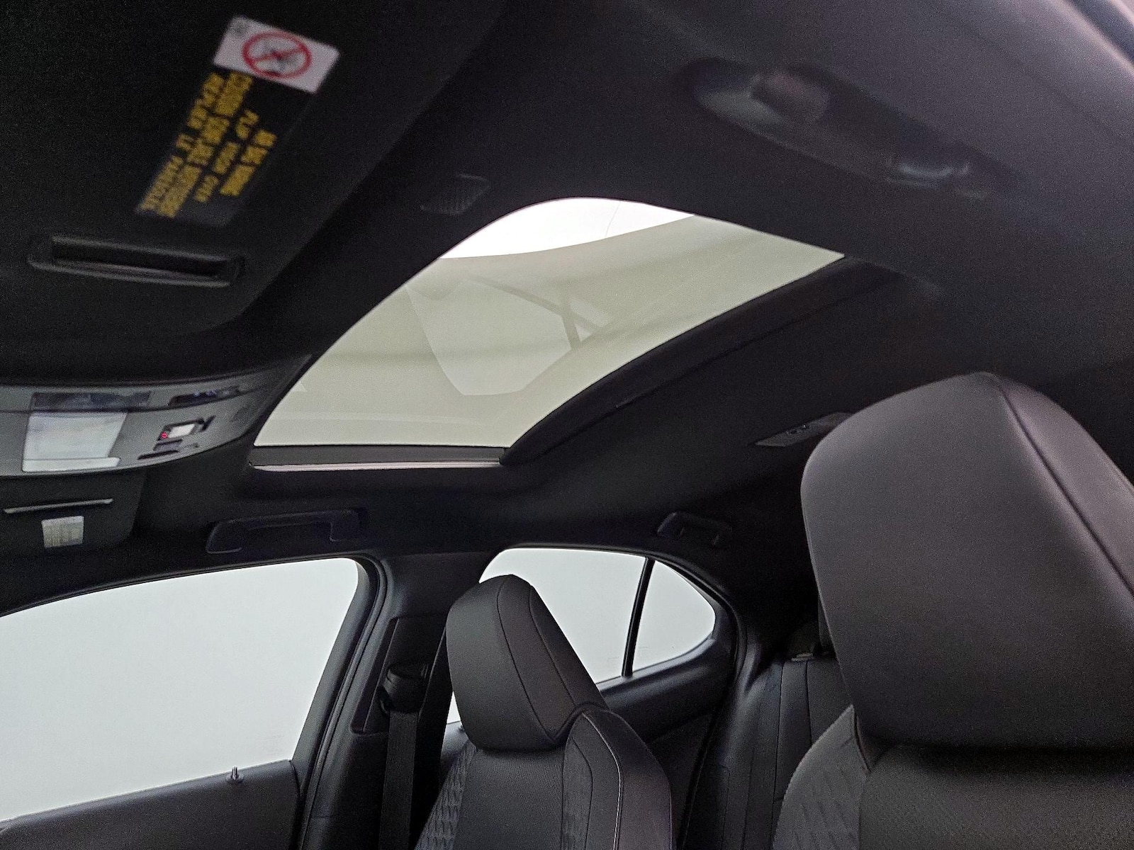 2021 Lexus UX 200 - Photo 20