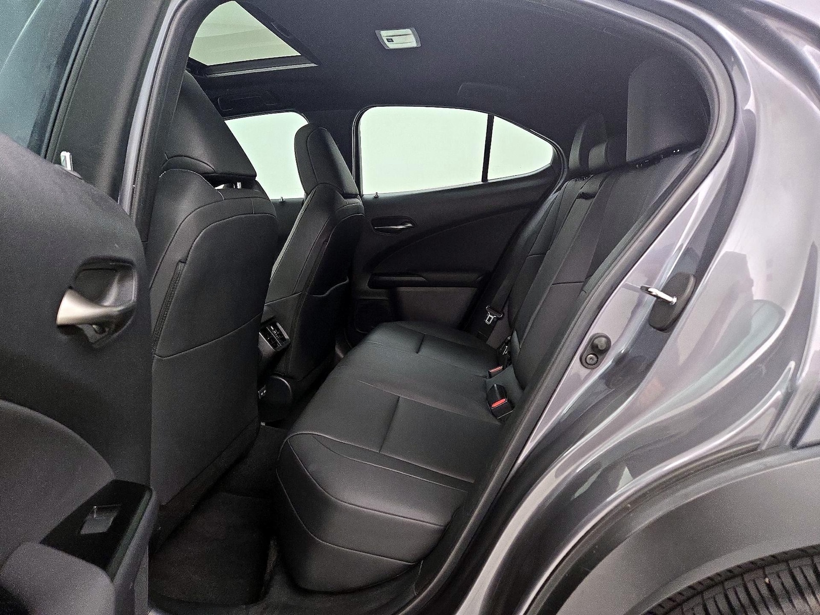 2021 Lexus UX 200 - Photo 21