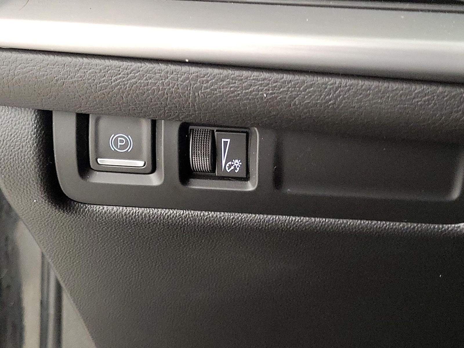 2024 Cadillac XT4 Luxury - Photo 14