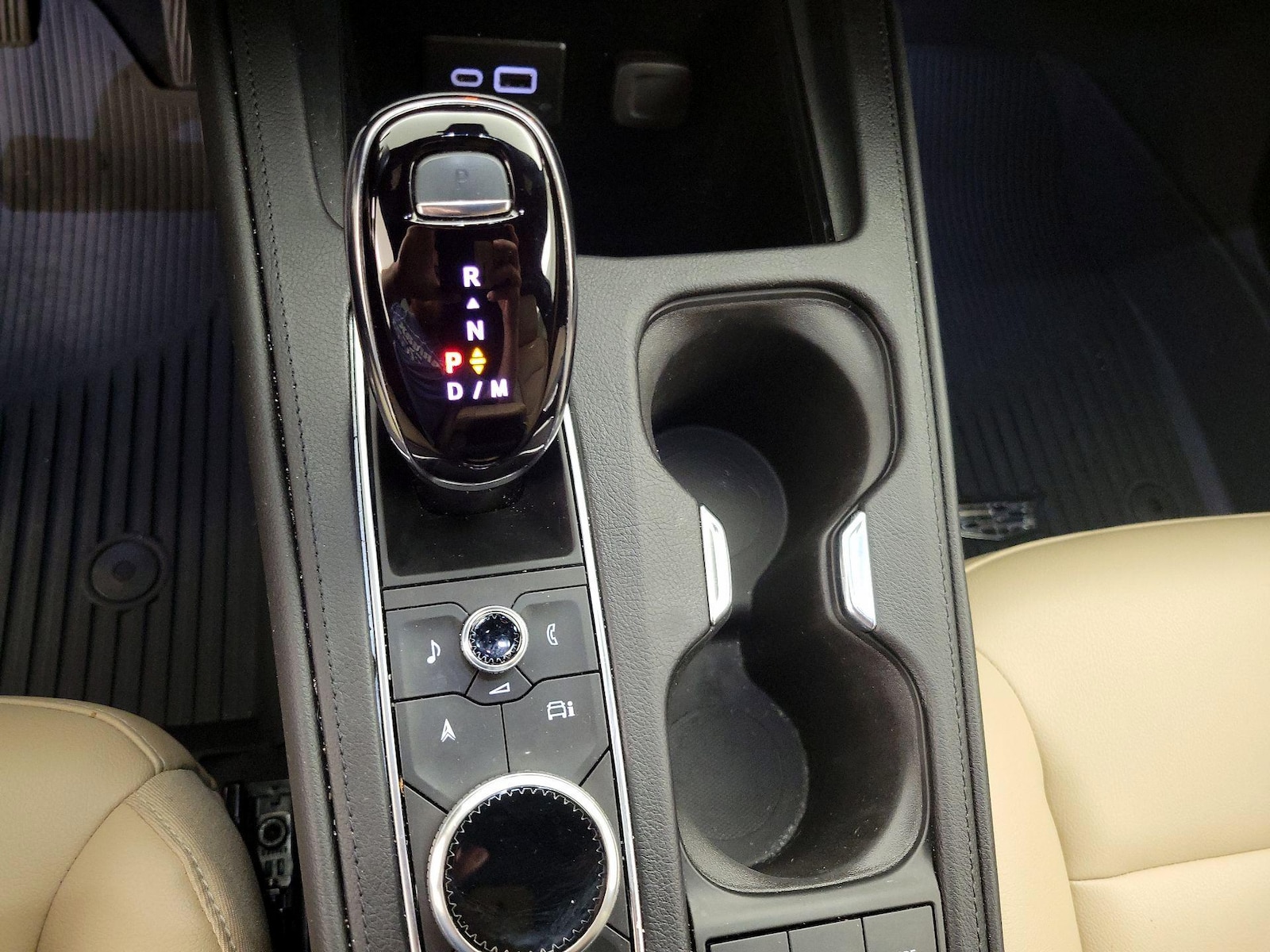 2024 Cadillac XT4 Luxury - Photo 18