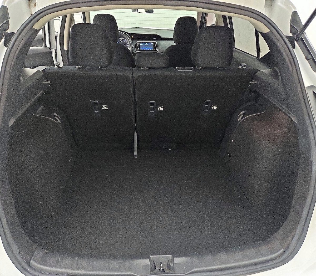 Trunk/Cargo (Seats Up)
