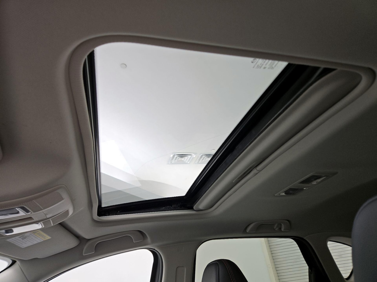 Sunroof(s) & Overhead Airbags