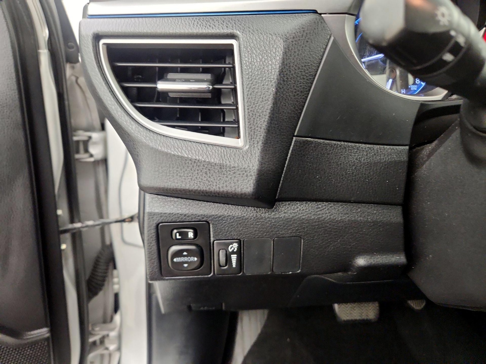 2015 Toyota Corolla S Plus - Photo 14