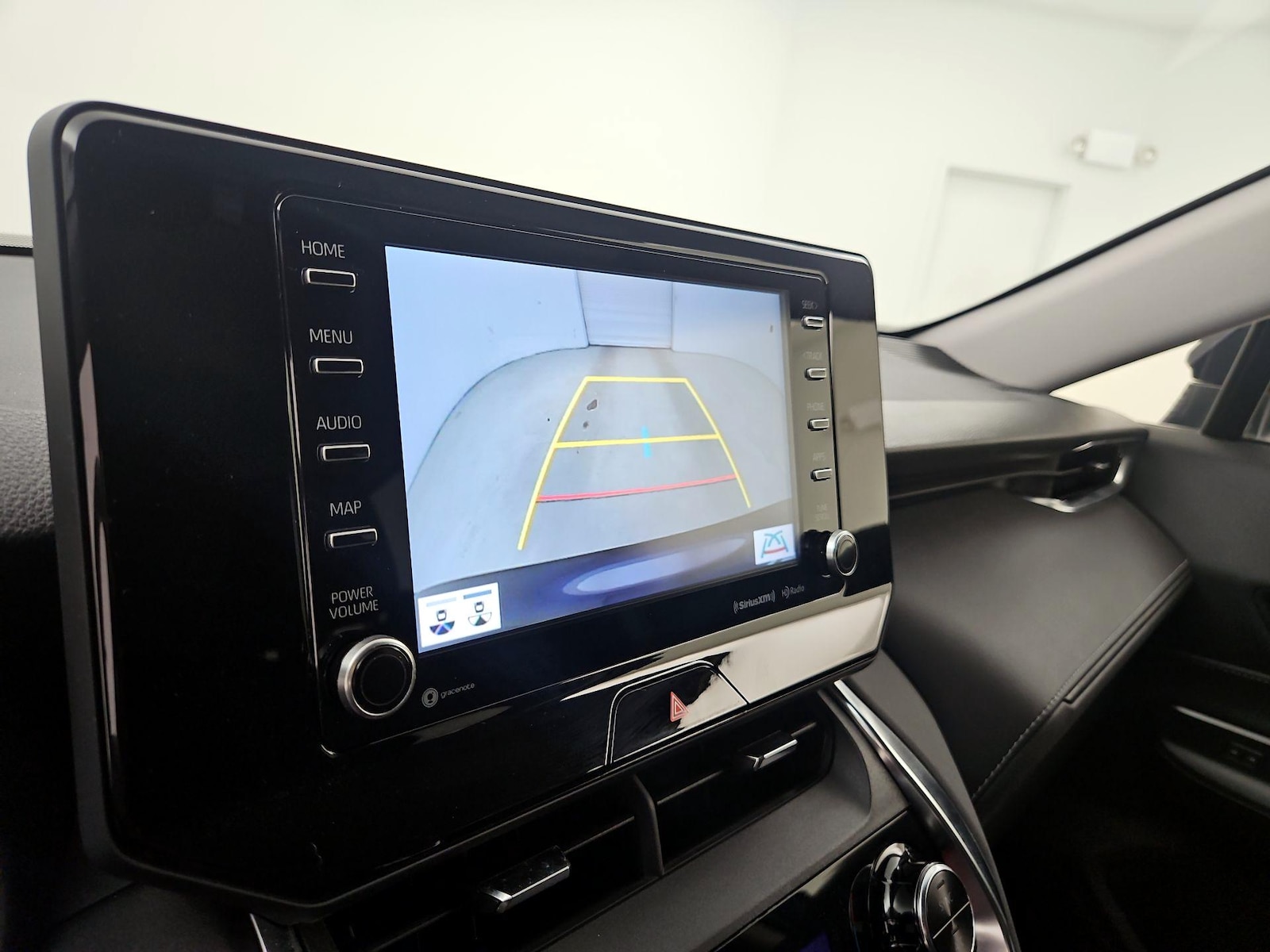 2021 Toyota Venza LE - Photo 15