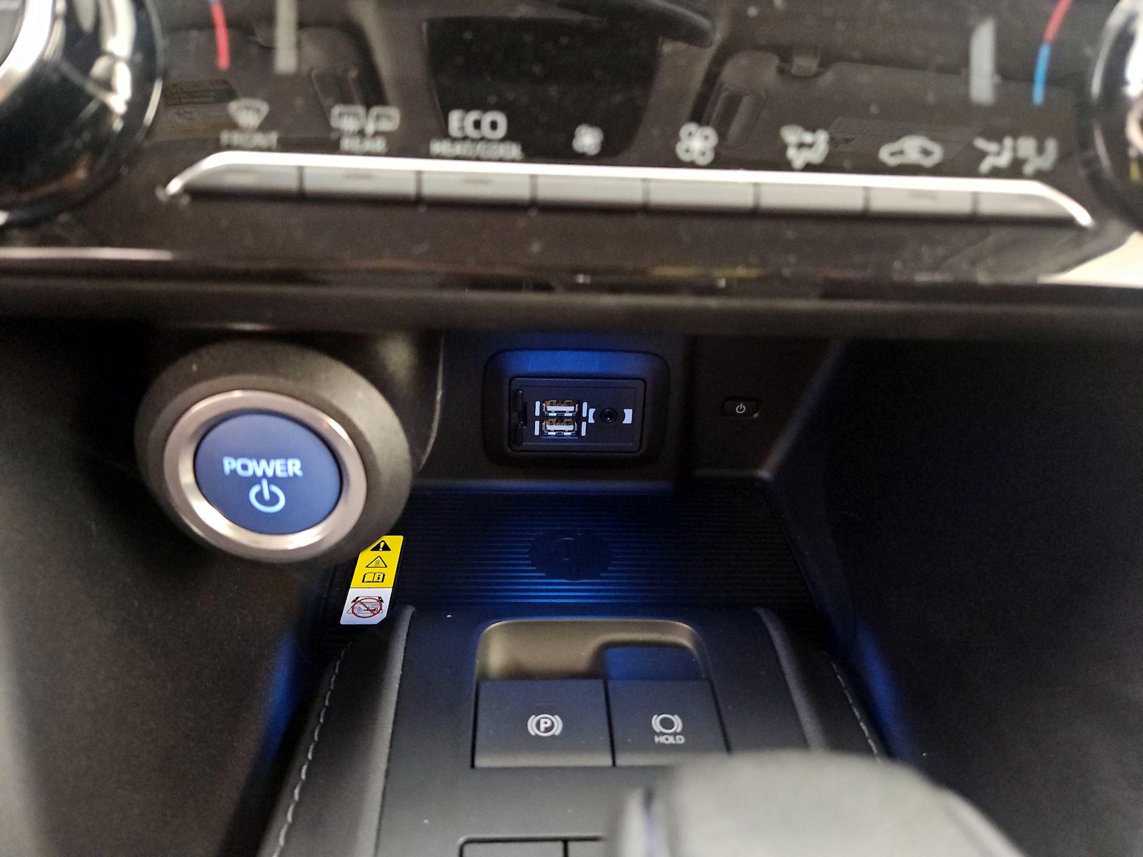2021 Toyota Venza LE - Photo 19